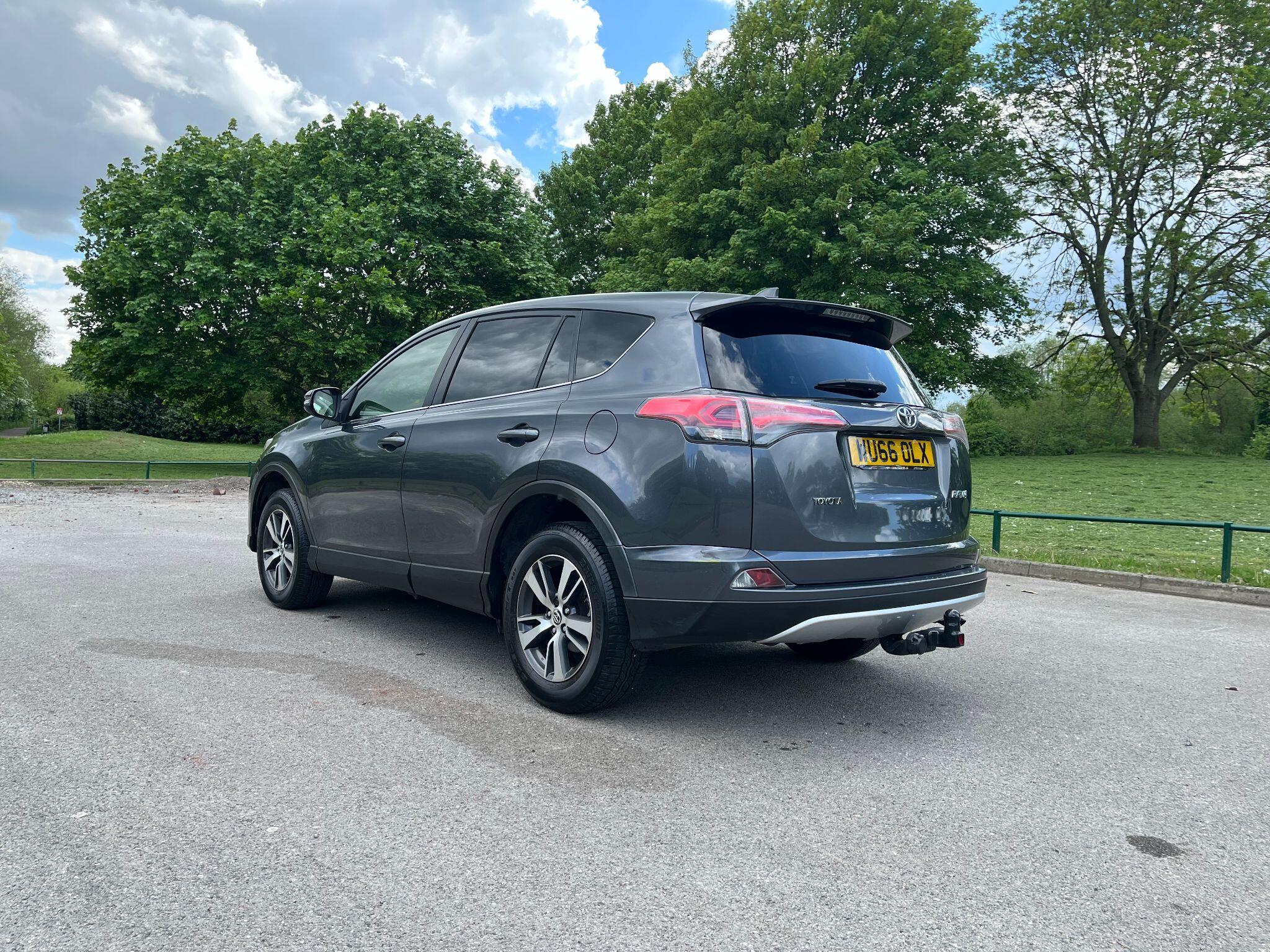Toyota RAV4 2.0 D-4D Business Edition Euro 6 (s/s) 5dr 5dr Manual 2026