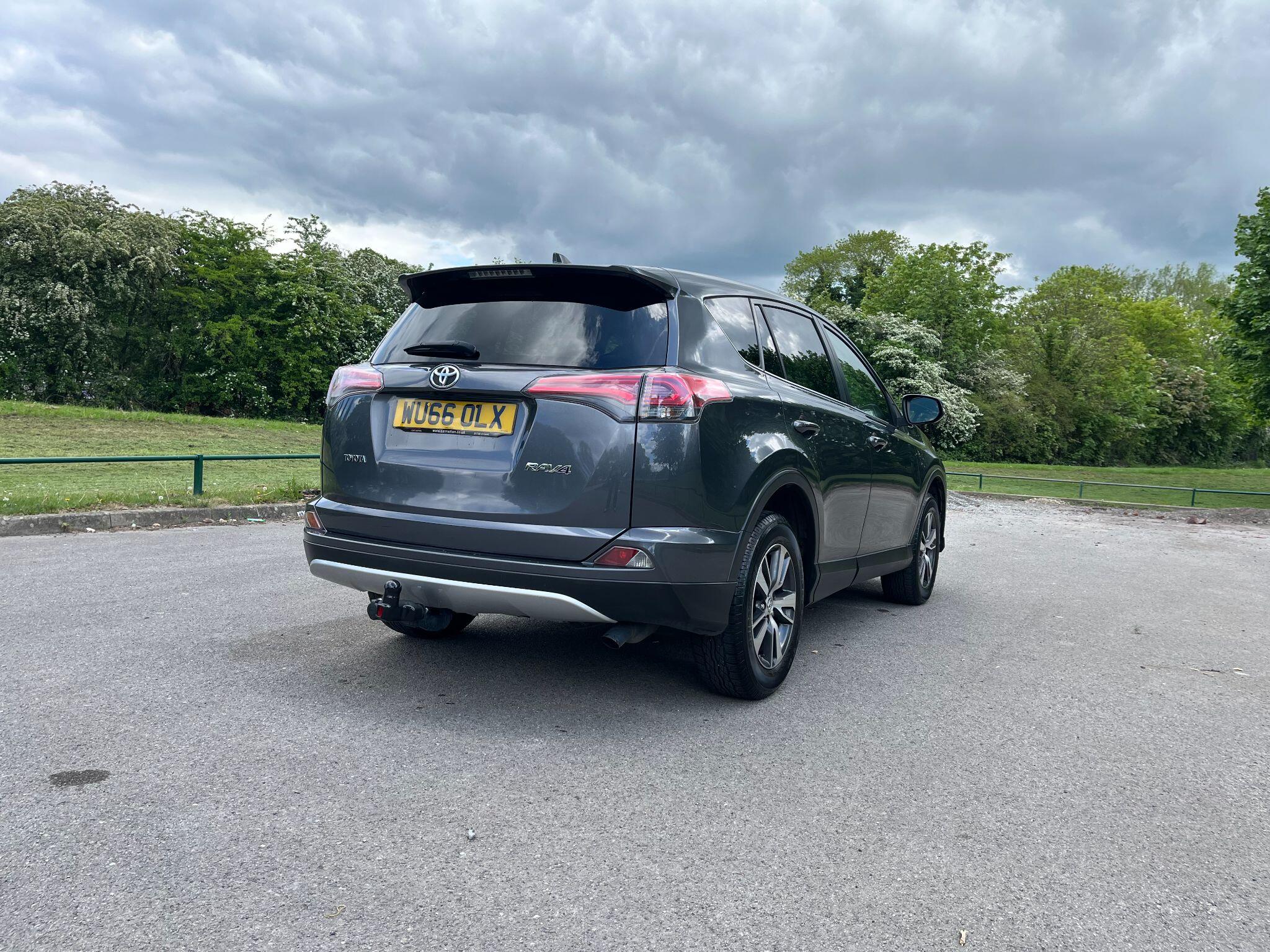 Toyota RAV4 2.0 D-4D Business Edition Euro 6 (s/s) 5dr 5dr Manual 2026