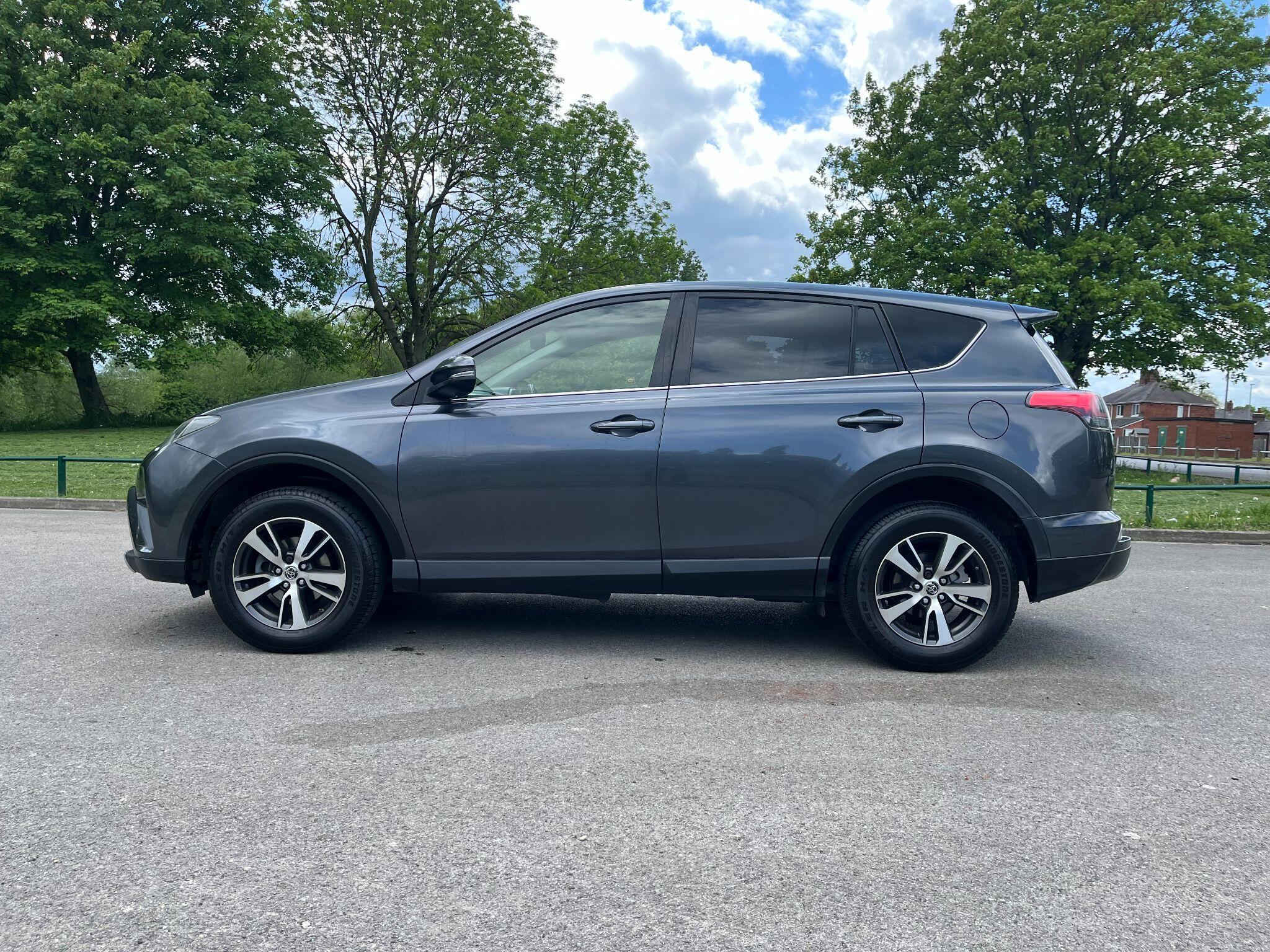 Toyota RAV4 2.0 D-4D Business Edition Euro 6 (s/s) 5dr 5dr Manual 2026