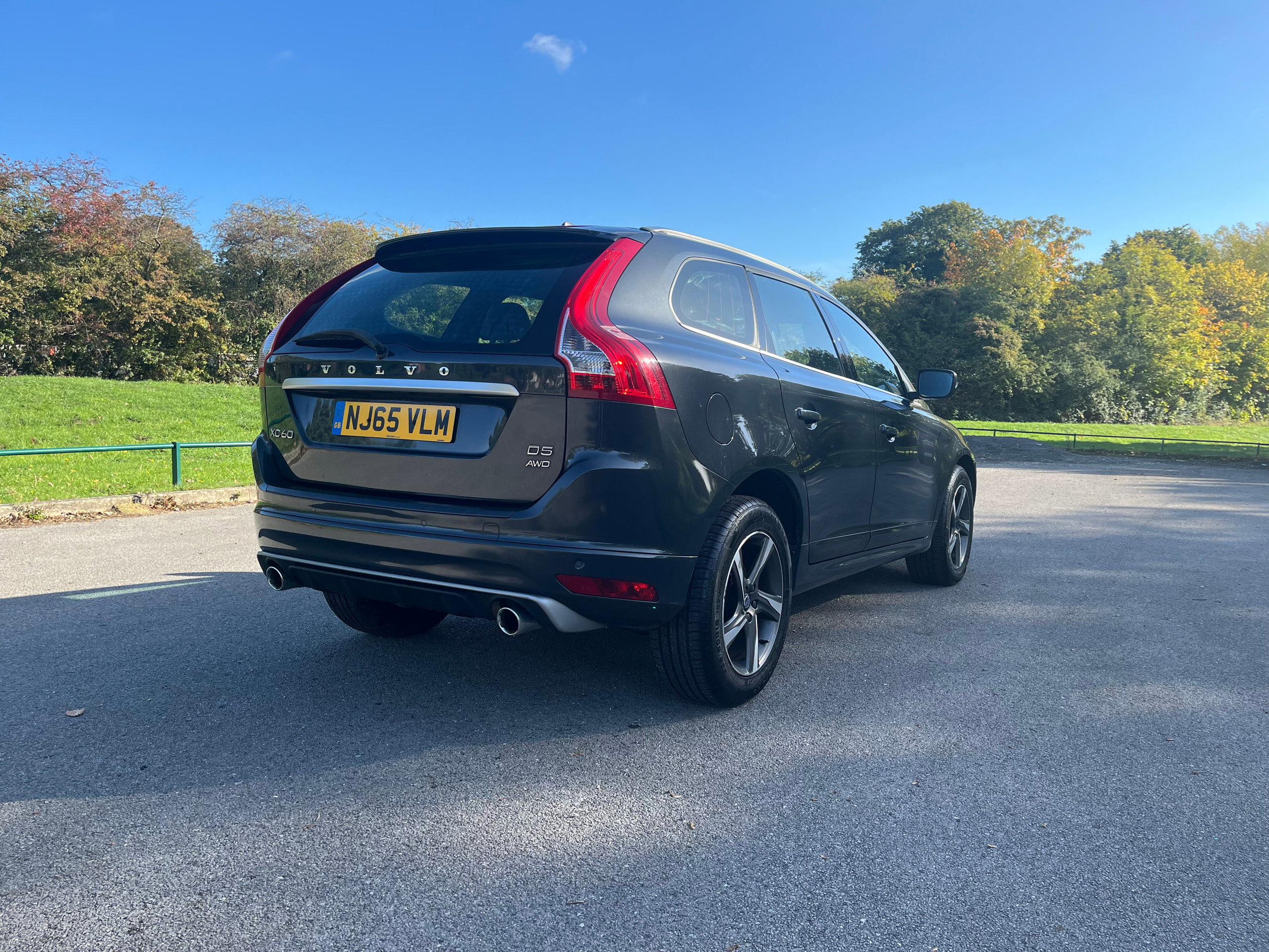 Volvo XC60 2.4 D5 R-Design Lux Nav SUV 5dr Diesel Manual AWD Euro 6 (s/s) (220 ps) 5dr Manual 2026