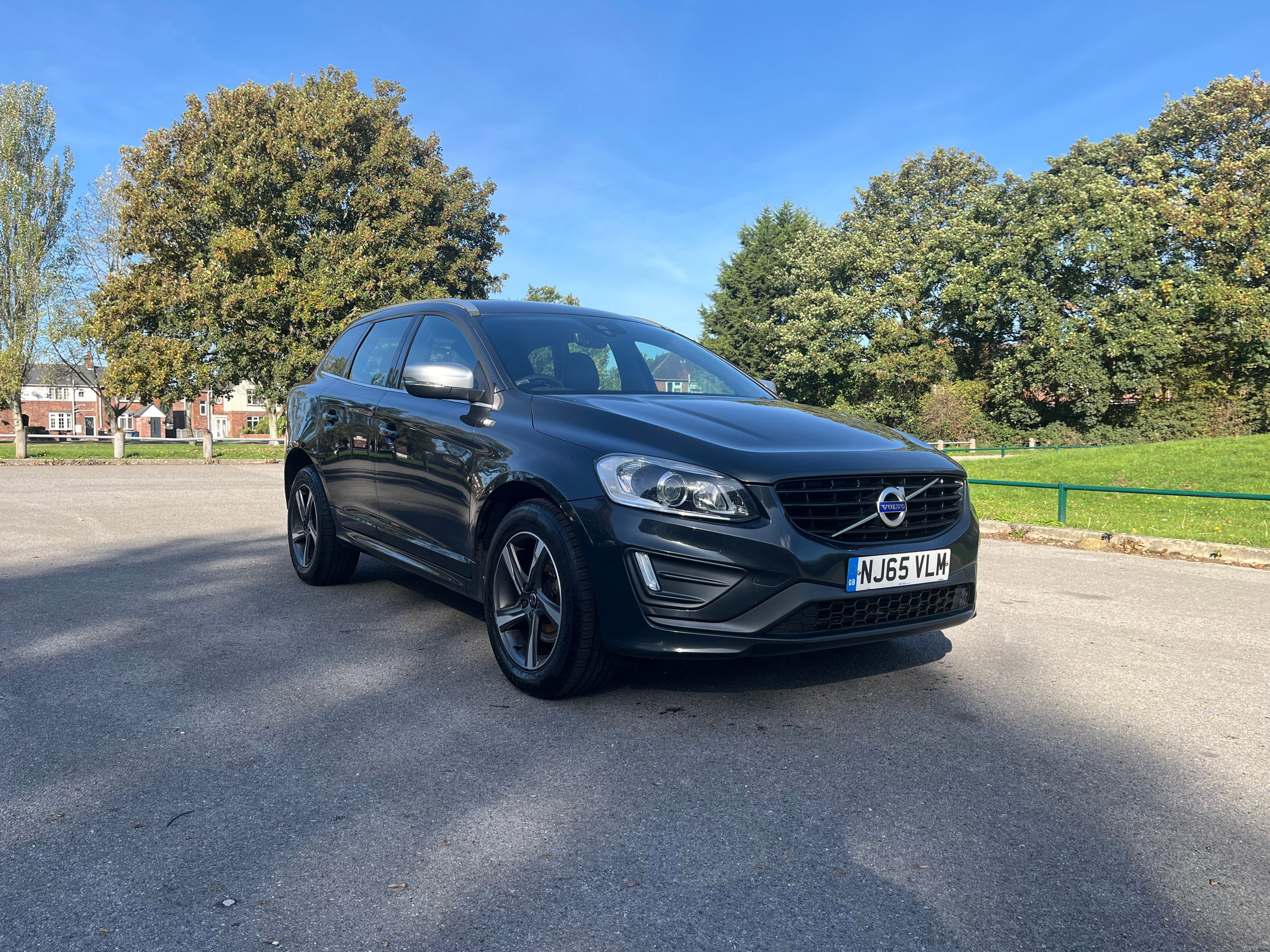 Volvo XC60 2.4 D5 R-Design Lux Nav SUV 5dr Diesel Manual AWD Euro 6 (s/s) (220 ps) 5dr Manual 2026