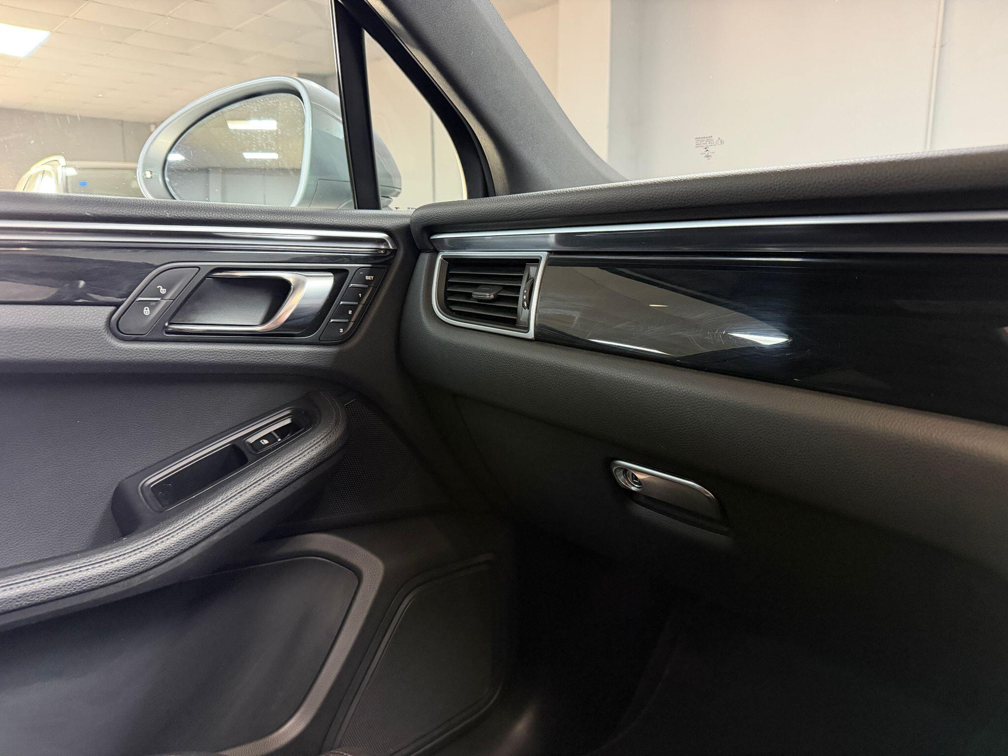 Porsche Macan 3.0 V6 S SUV 5dr Petrol PDK 4WD Euro 6 (s/s) (340 ps) 5dr Automatic 2026