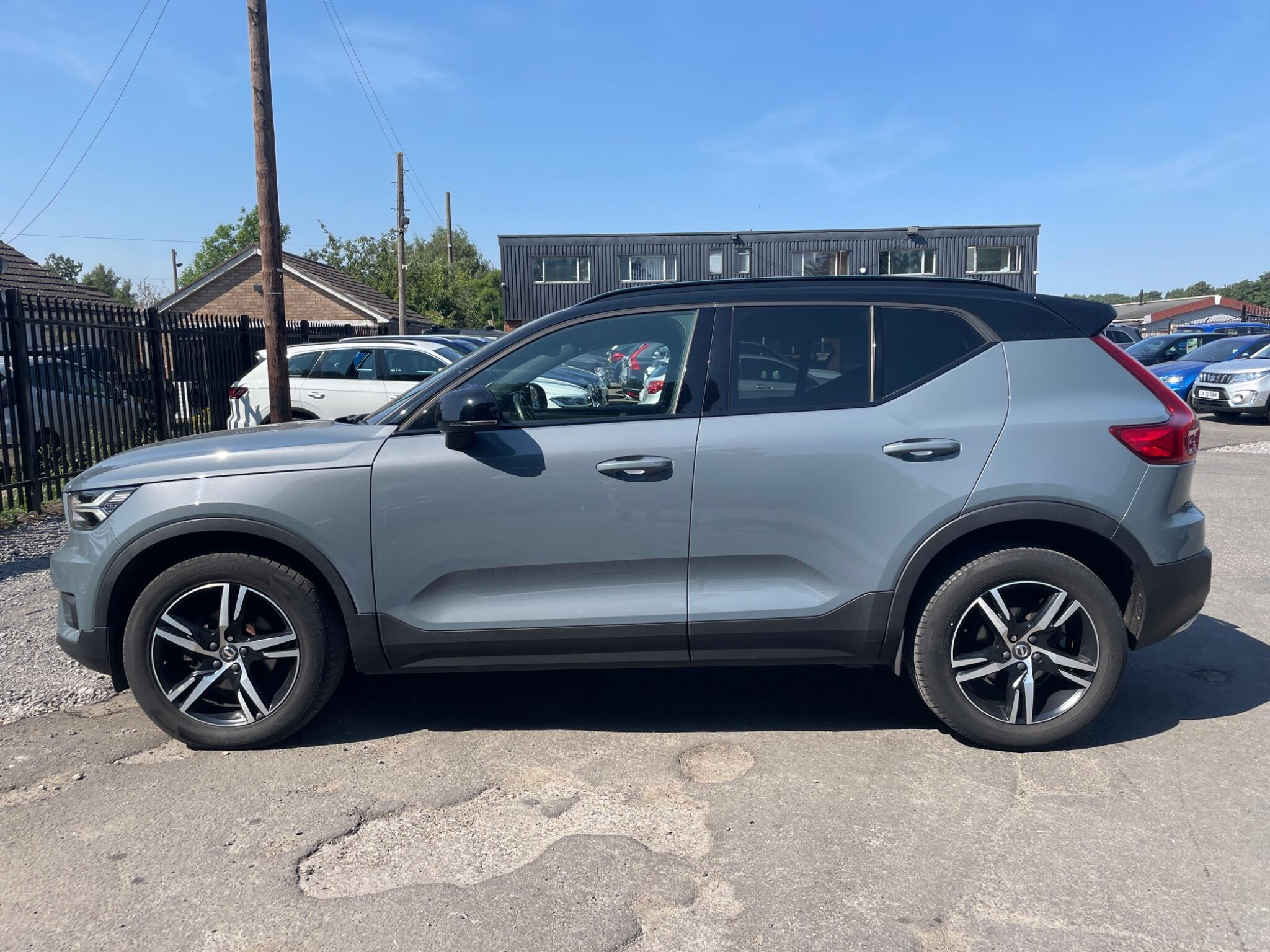 Volvo XC40 2.0 D3 R-Design Auto Euro 6 (s/s) 5dr 5dr Automatic 2026