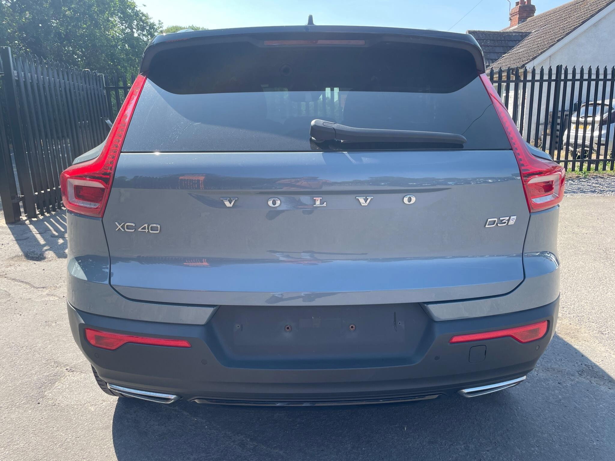 Volvo XC40 2.0 D3 R-Design Auto Euro 6 (s/s) 5dr 5dr Automatic 2026
