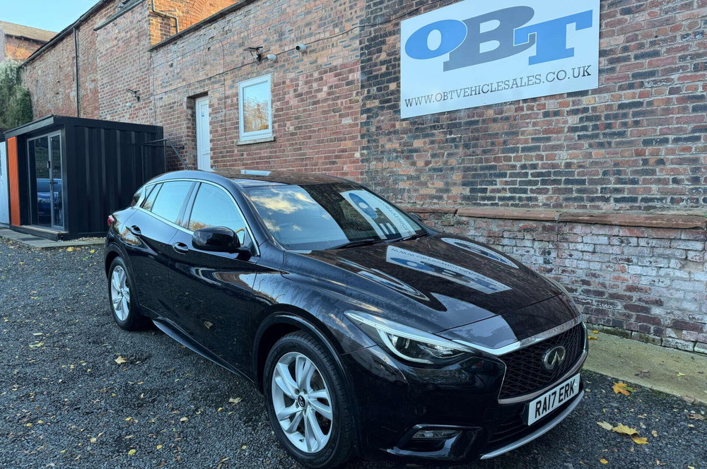 Infiniti Q30