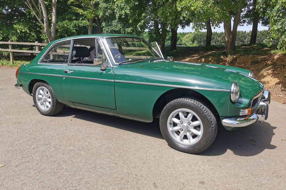 MG B GT