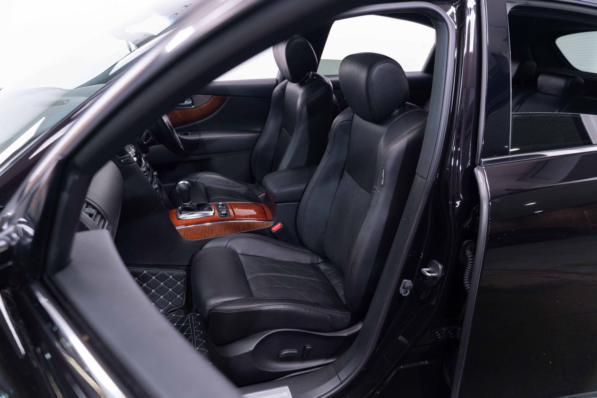 Infiniti QX70 3.7 V6 S Premium Auto 4WD Euro 5 5dr 5dr Automatic 2026