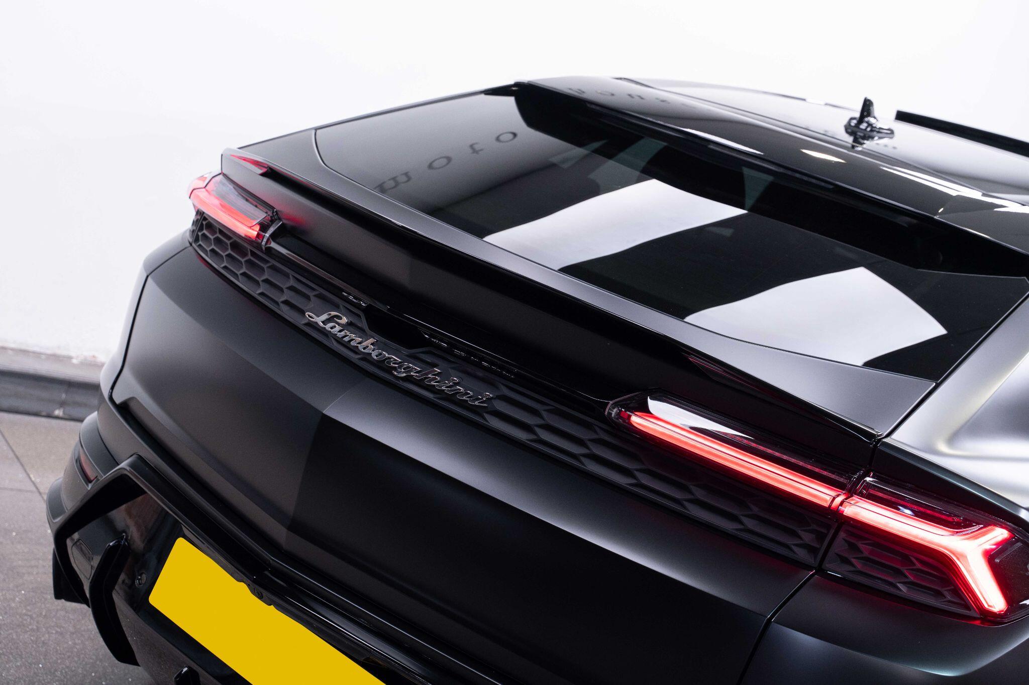Lamborghini URUS 4.0 V8 BiTurbo 25.9kWh SE Auto 4WD Euro 6 5dr 5dr Automatic 2026