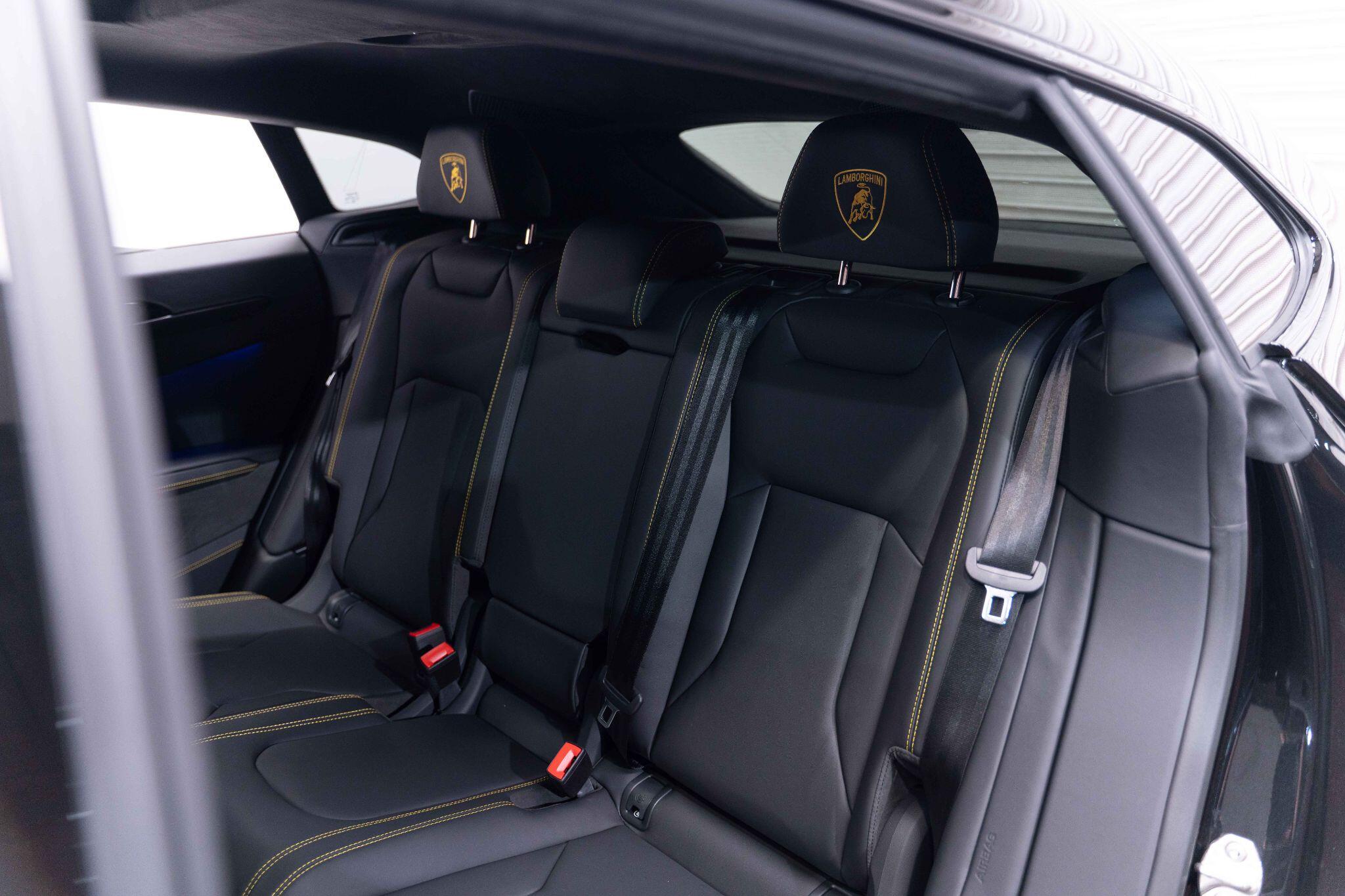 Lamborghini URUS 4.0 V8 BiTurbo 25.9kWh SE Auto 4WD Euro 6 5dr 5dr Automatic 2026