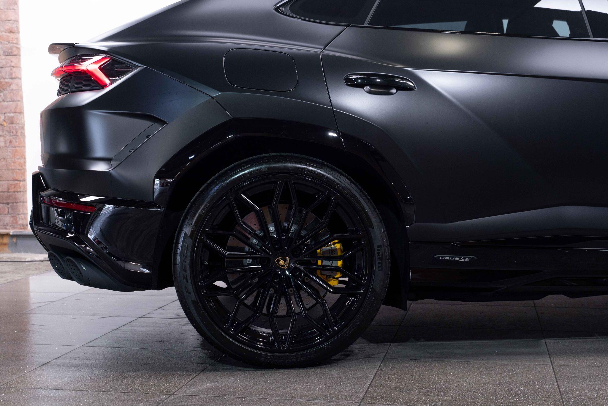 Lamborghini URUS 4.0 V8 BiTurbo 25.9kWh SE Auto 4WD Euro 6 5dr 5dr Automatic 2026