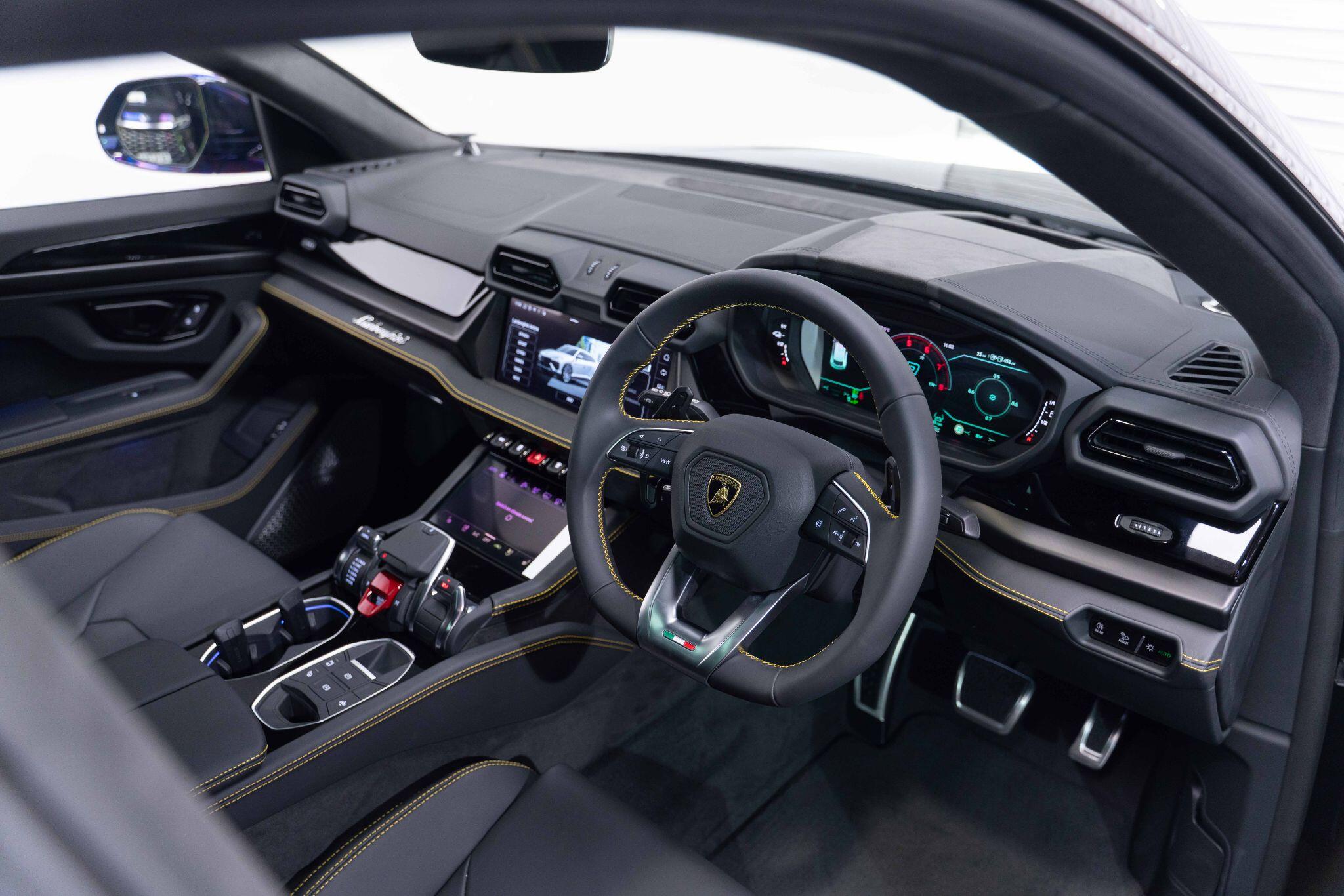 Lamborghini URUS 4.0 V8 BiTurbo 25.9kWh SE Auto 4WD Euro 6 5dr 5dr Automatic 2026
