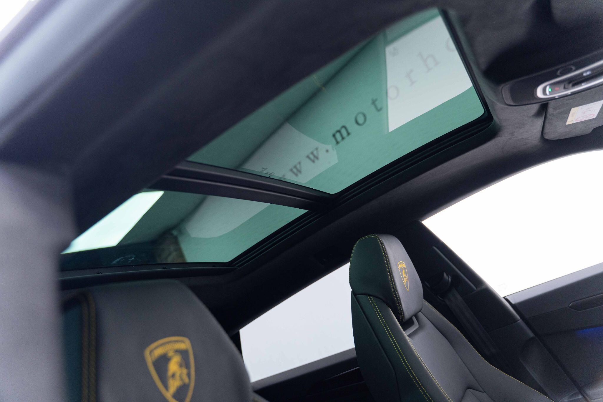 Lamborghini URUS 4.0 V8 BiTurbo 25.9kWh SE Auto 4WD Euro 6 5dr 5dr Automatic 2026
