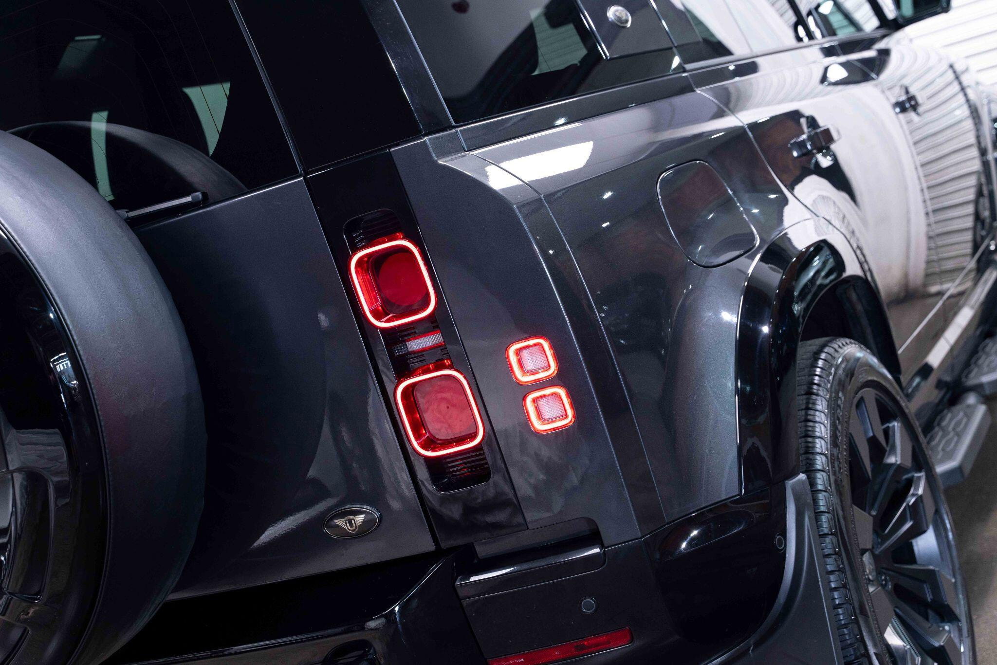 Land Rover DEFENDER 110 2.0 P300 X-Dynamic SE Auto 4WD Euro 6 (s/s) 5dr 5dr Automatic 2026