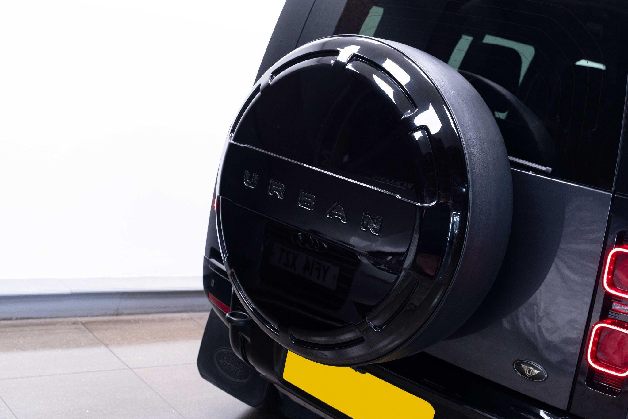 Land Rover DEFENDER 110 2.0 P300 X-Dynamic SE Auto 4WD Euro 6 (s/s) 5dr 5dr Automatic 2026