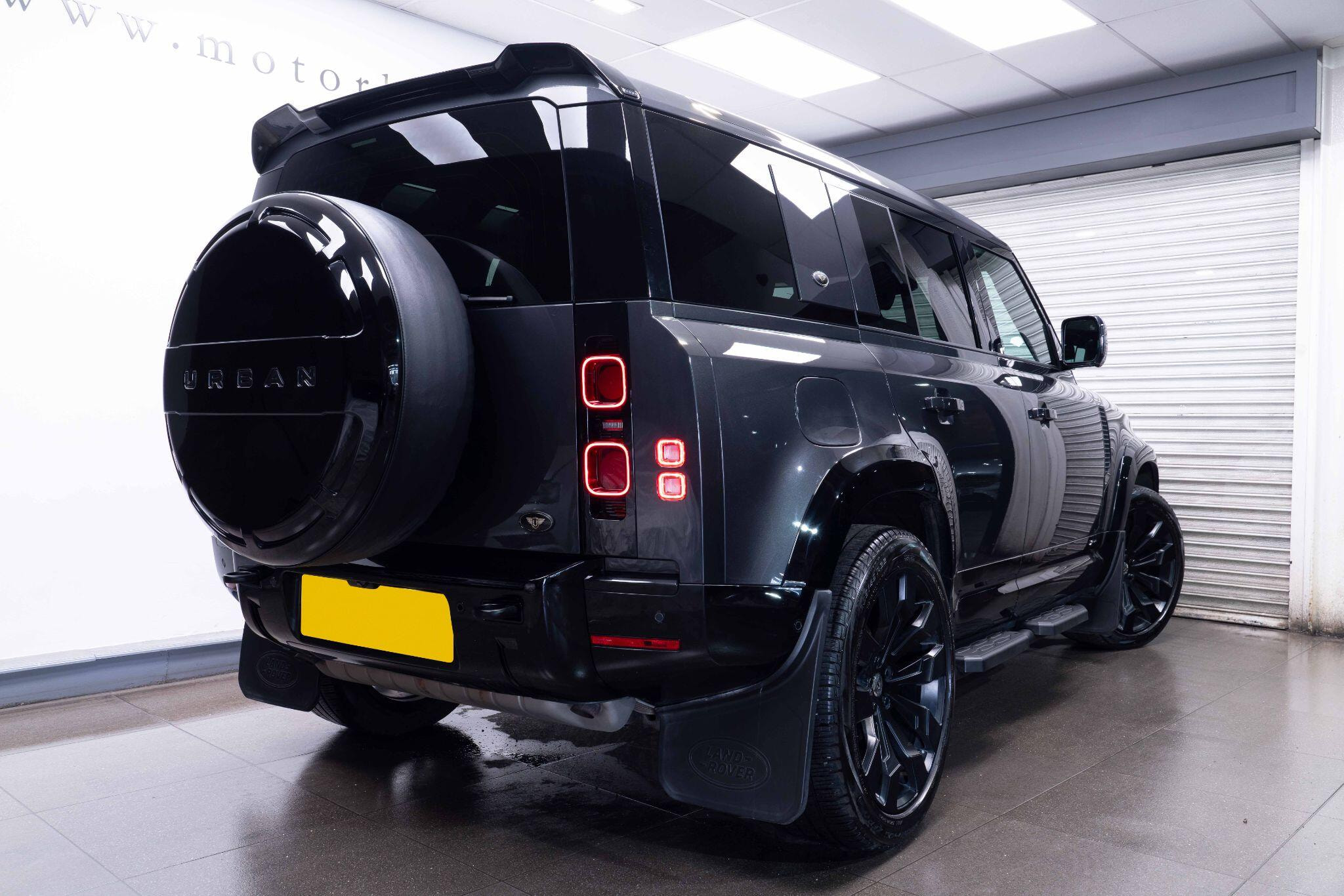 Land Rover DEFENDER 110 2.0 P300 X-Dynamic SE Auto 4WD Euro 6 (s/s) 5dr 5dr Automatic 2026