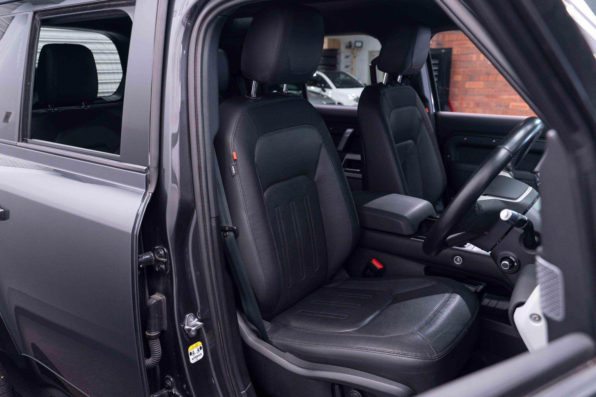 Land Rover DEFENDER 110 2.0 P300 X-Dynamic SE Auto 4WD Euro 6 (s/s) 5dr 5dr Automatic 2026