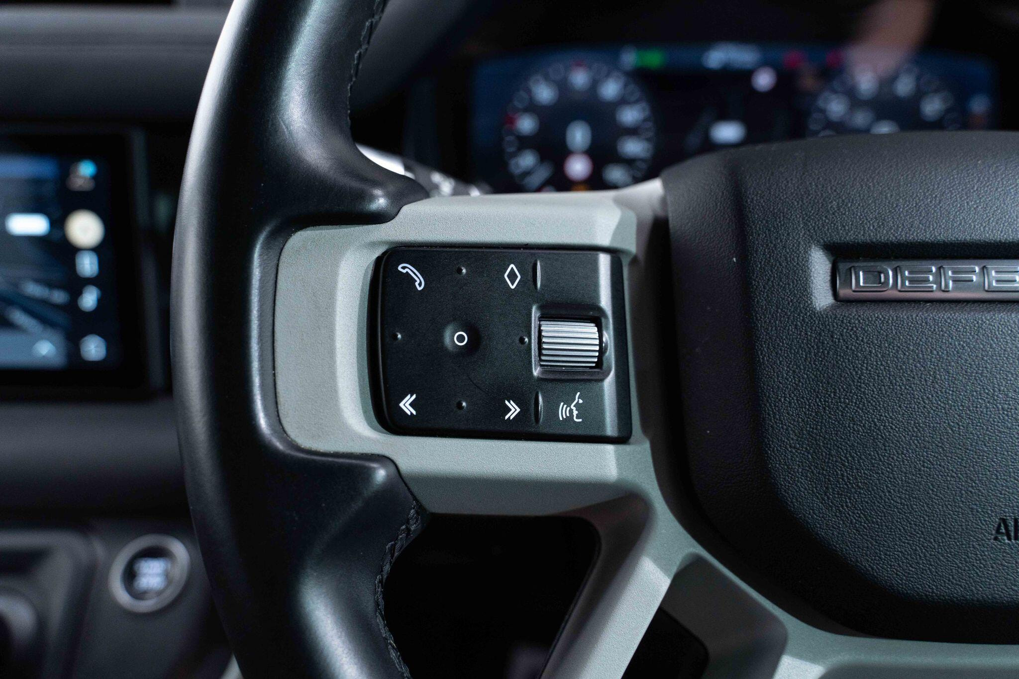 Land Rover DEFENDER 110 2.0 P300 X-Dynamic SE Auto 4WD Euro 6 (s/s) 5dr 5dr Automatic 2026