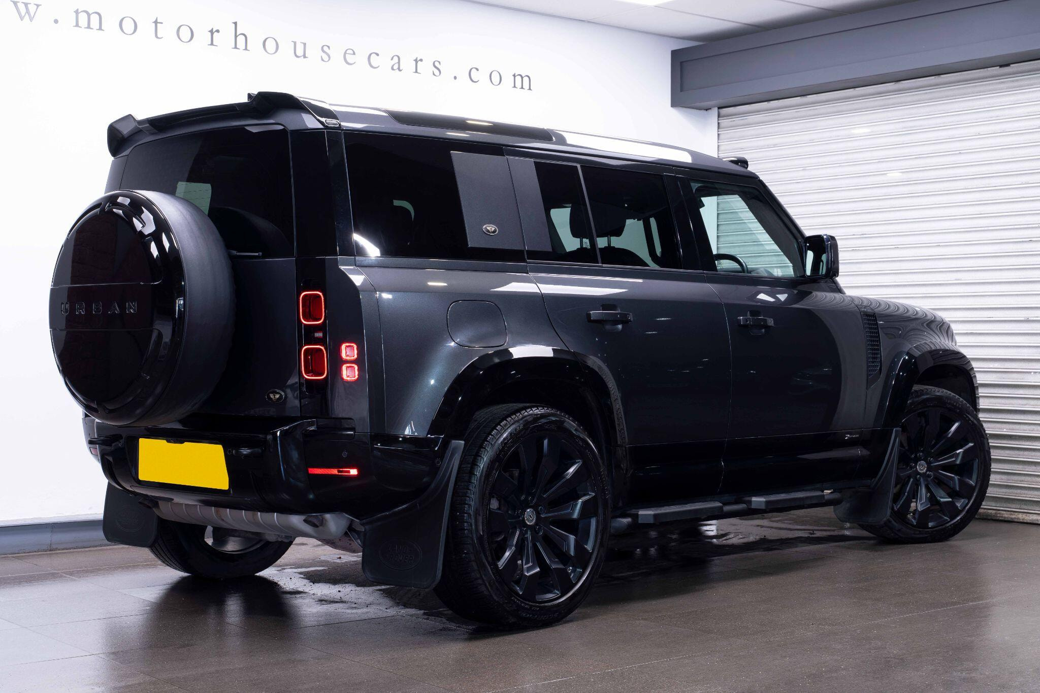 Land Rover DEFENDER 110 2.0 P300 X-Dynamic SE Auto 4WD Euro 6 (s/s) 5dr 5dr Automatic 2026
