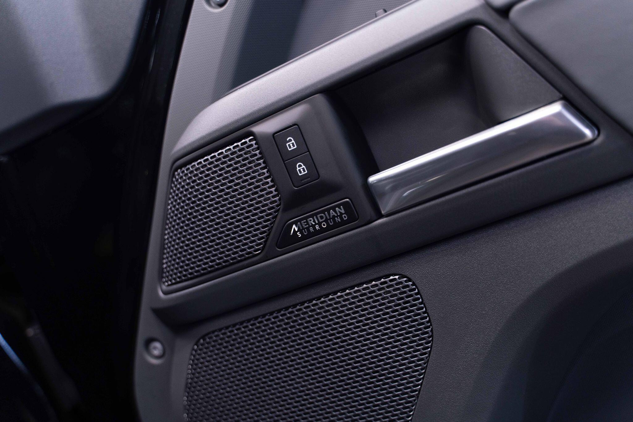 Land Rover DEFENDER 110 3.0 D300 MHEV X-Dynamic HSE Auto 4WD Euro 6 (s/s) 5dr 5dr Automatic 2026