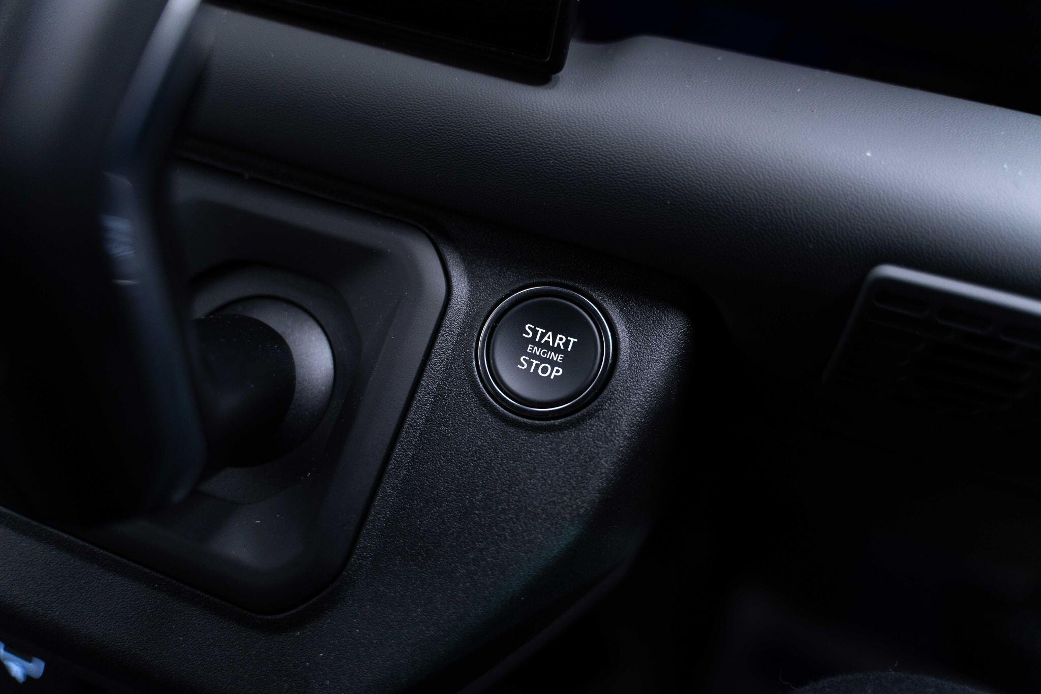 Land Rover DEFENDER 110 3.0 D300 MHEV X-Dynamic HSE Auto 4WD Euro 6 (s/s) 5dr 5dr Automatic 2026