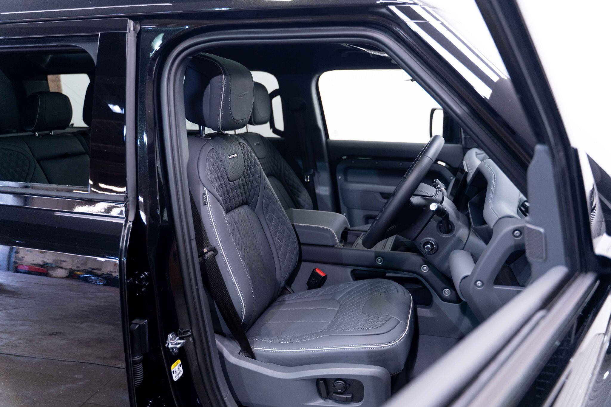 Land Rover DEFENDER 110 3.0 D300 MHEV X-Dynamic HSE Auto 4WD Euro 6 (s/s) 5dr 5dr Automatic 2026