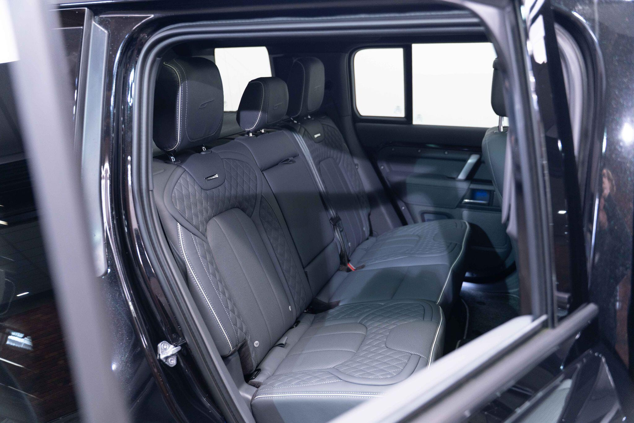 Land Rover DEFENDER 110 3.0 D300 MHEV X-Dynamic HSE Auto 4WD Euro 6 (s/s) 5dr 5dr Automatic 2026