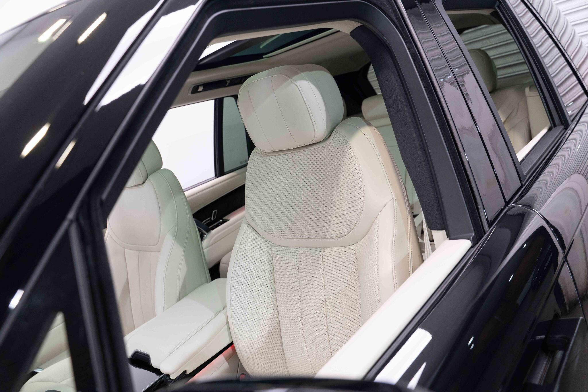 Land Rover Range Rover 3.0 D300 MHEV HSE Auto 4WD Euro 6 (s/s) 5dr 5dr Automatic 2026