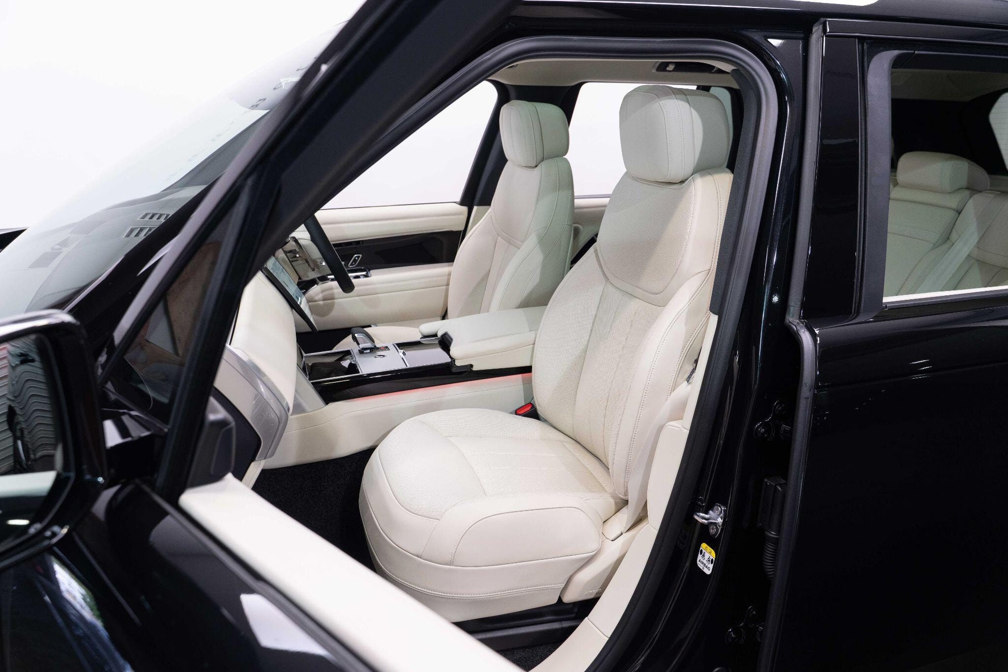 Land Rover Range Rover 3.0 D300 MHEV HSE Auto 4WD Euro 6 (s/s) 5dr 5dr Automatic 2026