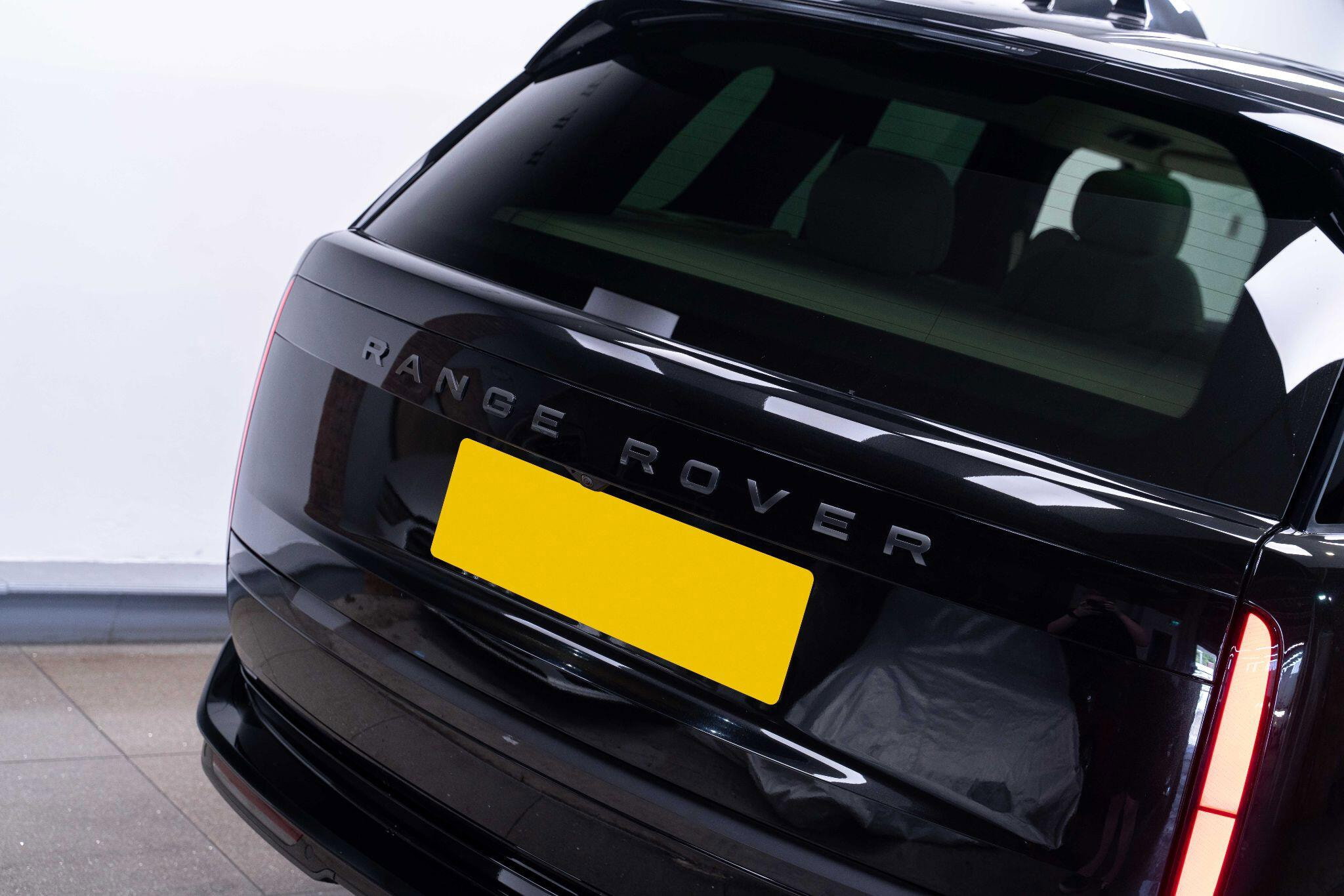 Land Rover Range Rover 3.0 D300 MHEV HSE Auto 4WD Euro 6 (s/s) 5dr 5dr Automatic 2026