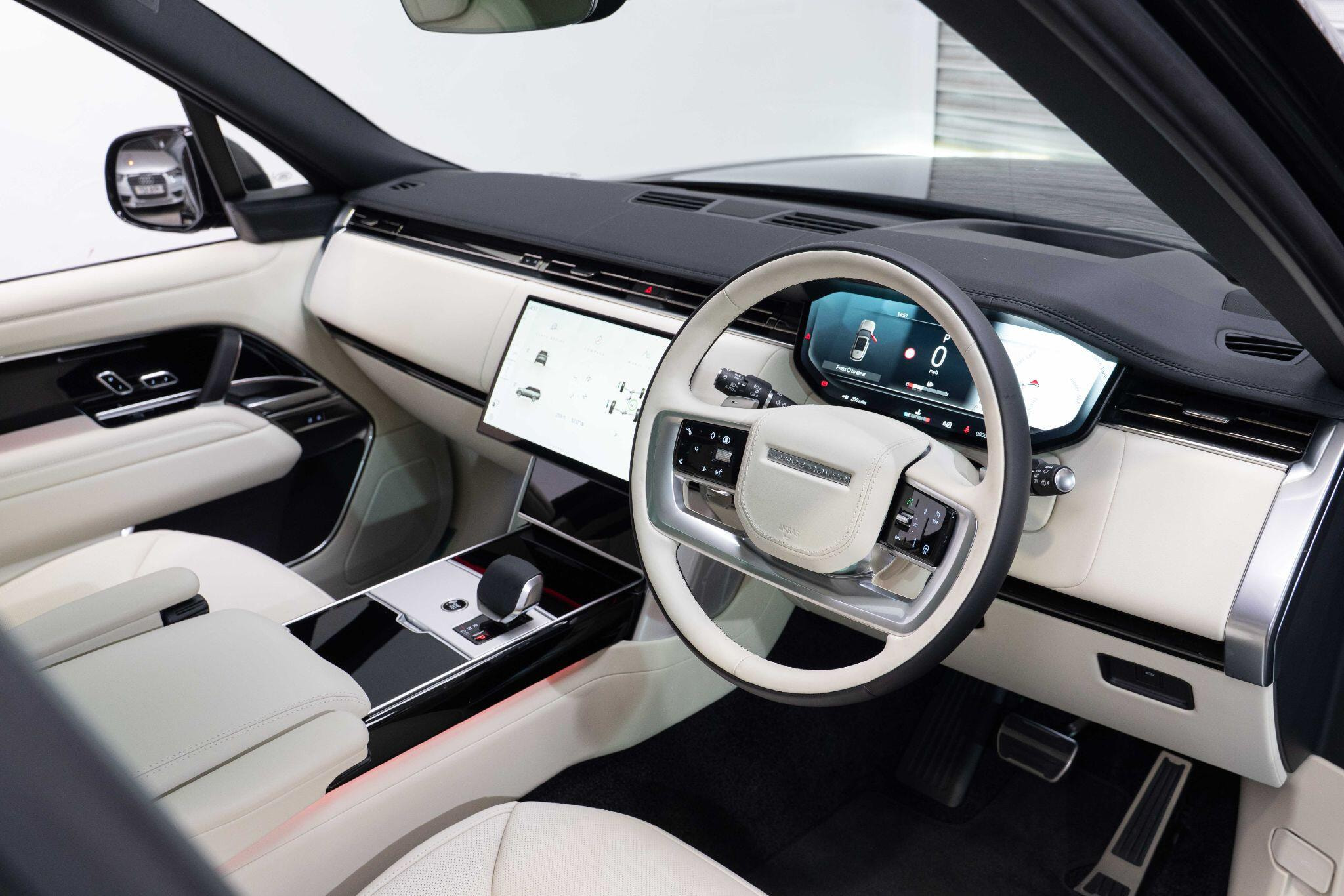 Land Rover Range Rover 3.0 D300 MHEV HSE Auto 4WD Euro 6 (s/s) 5dr 5dr Automatic 2026