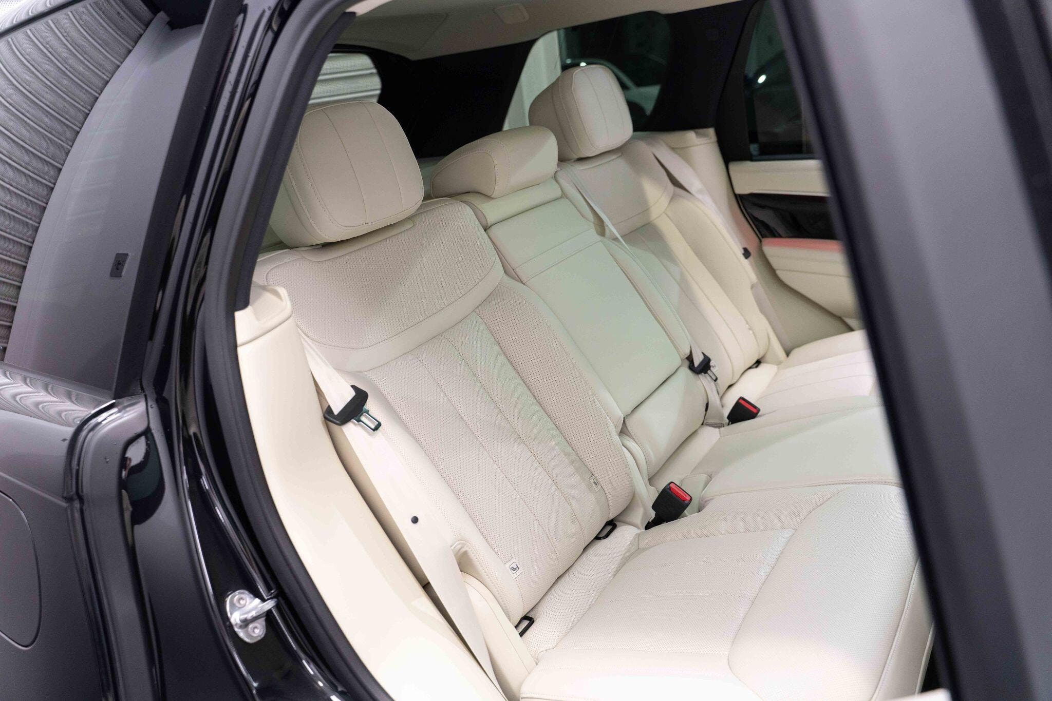 Land Rover Range Rover 3.0 D300 MHEV HSE Auto 4WD Euro 6 (s/s) 5dr 5dr Automatic 2026
