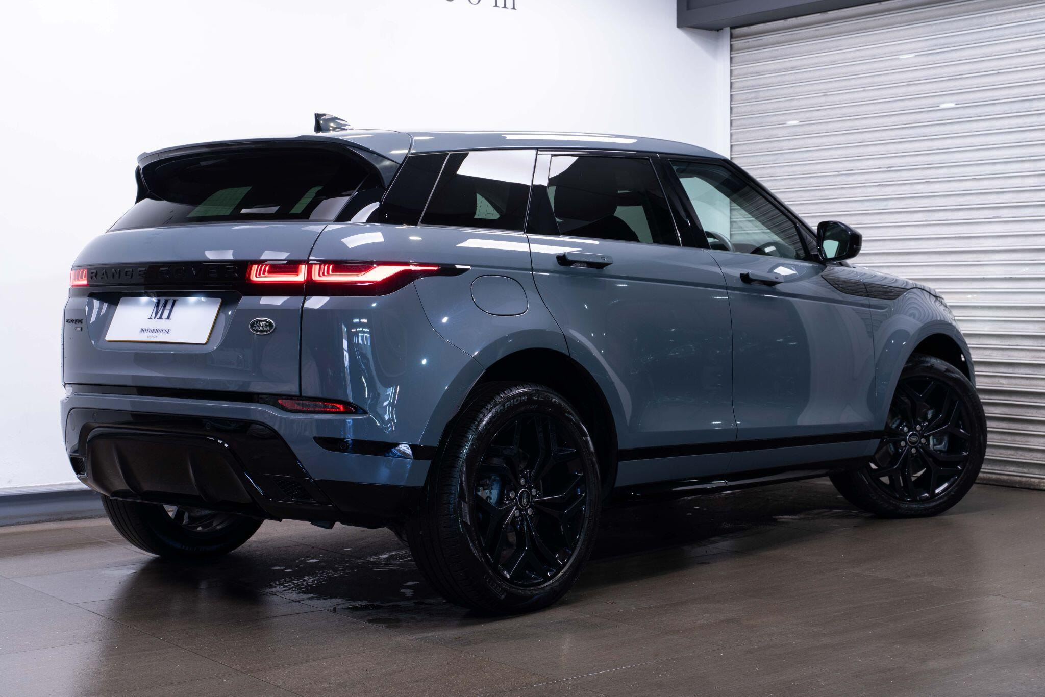Land Rover Range Rover Evoque 1.5 P300e 12.2kWh R-Dynamic SE Auto 4WD Euro 6 (s/s) 5dr 5dr Automatic 2026