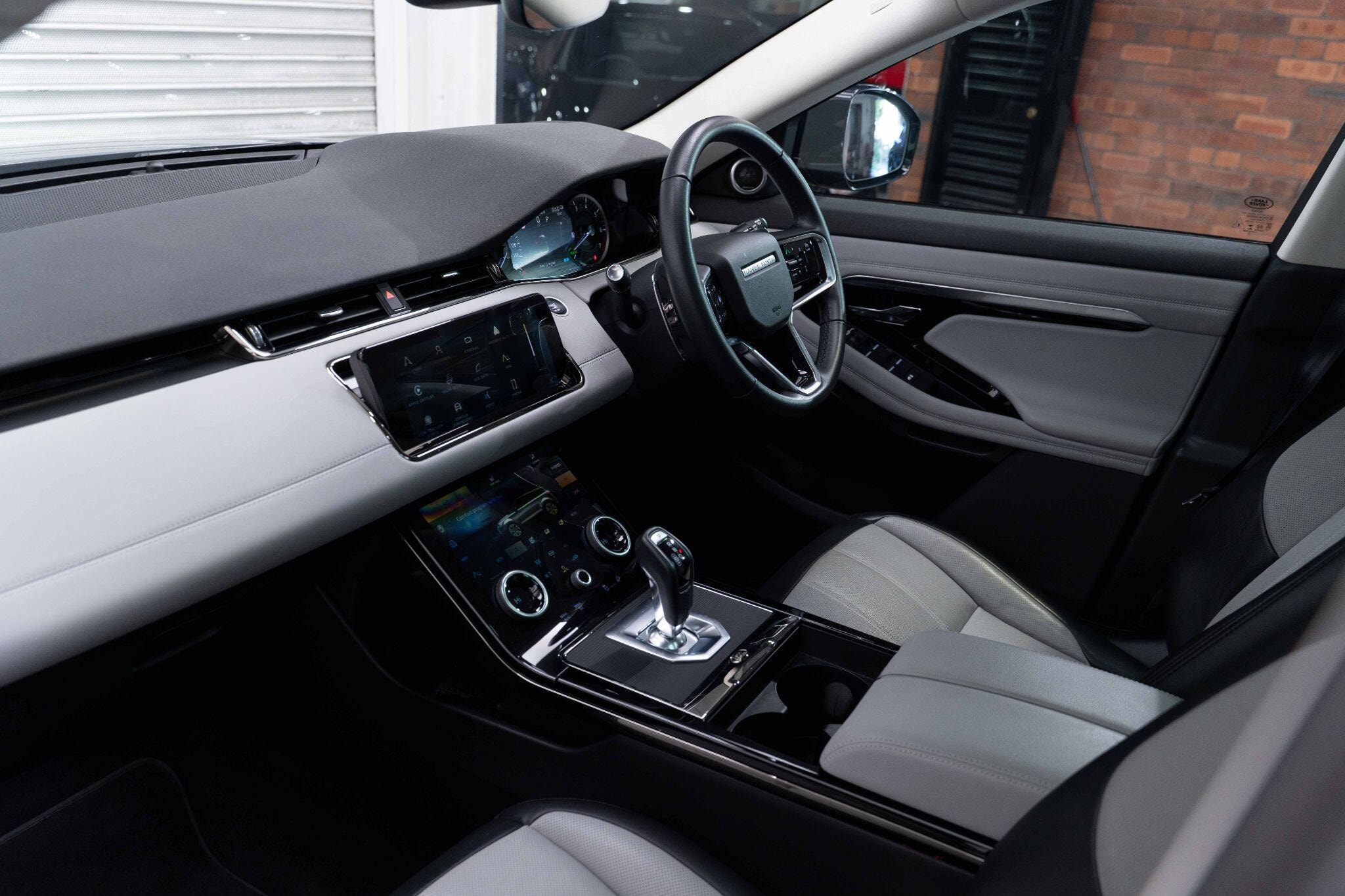 Land Rover Range Rover Evoque 1.5 P300e 12.2kWh R-Dynamic SE Auto 4WD Euro 6 (s/s) 5dr 5dr Automatic 2026