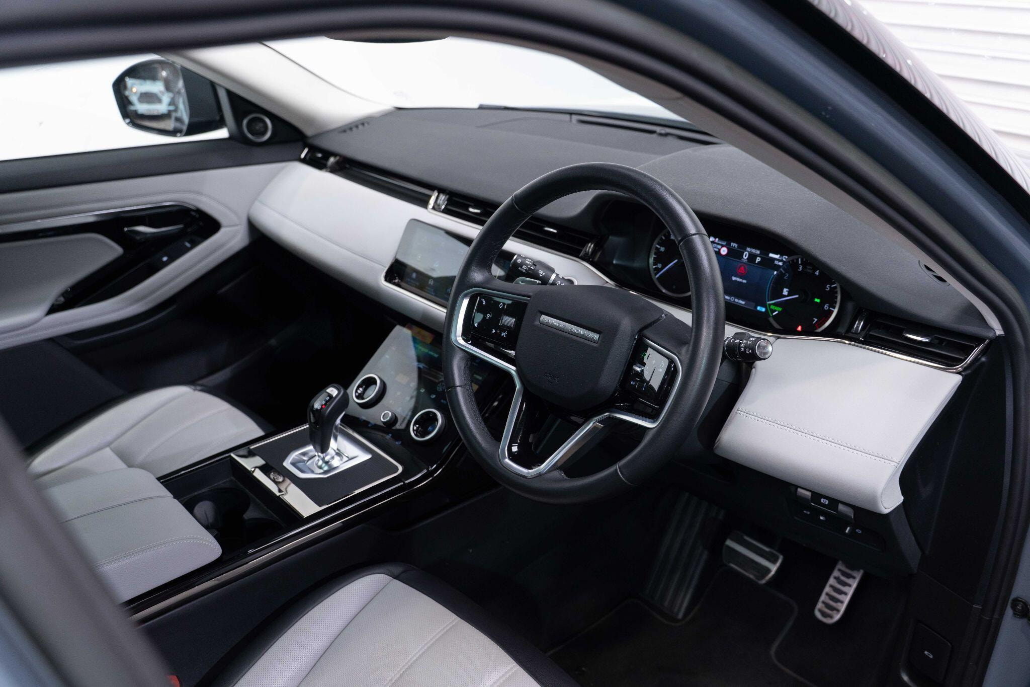 Land Rover Range Rover Evoque 1.5 P300e 12.2kWh R-Dynamic SE Auto 4WD Euro 6 (s/s) 5dr 5dr Automatic 2026