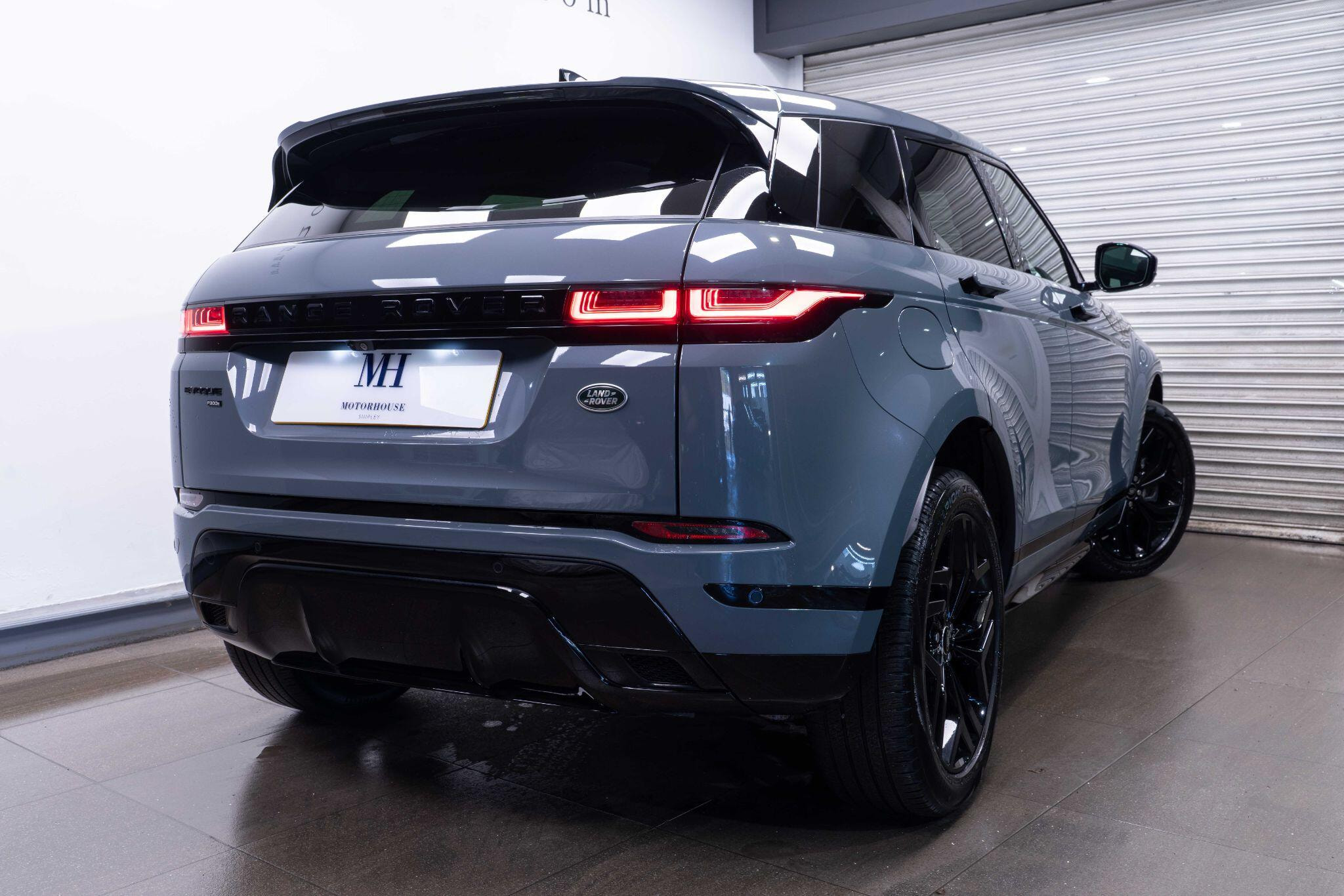 Land Rover Range Rover Evoque 1.5 P300e 12.2kWh R-Dynamic SE Auto 4WD Euro 6 (s/s) 5dr 5dr Automatic 2026