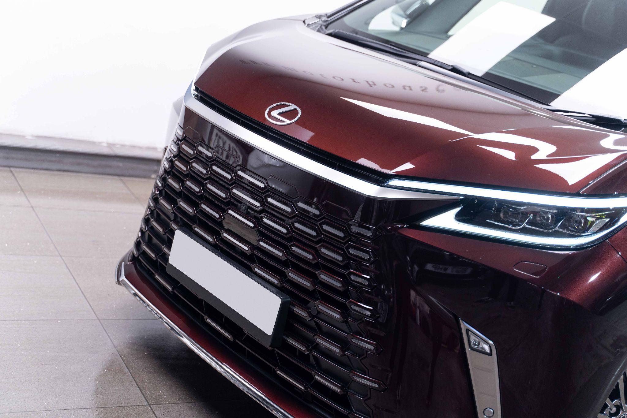 Lexus Lm 2.5 350h Takumi MPV 5dr Petrol Hybrid E-CVT AWD Euro 6 (s/s) (250 ps) 5dr Automatic 2026