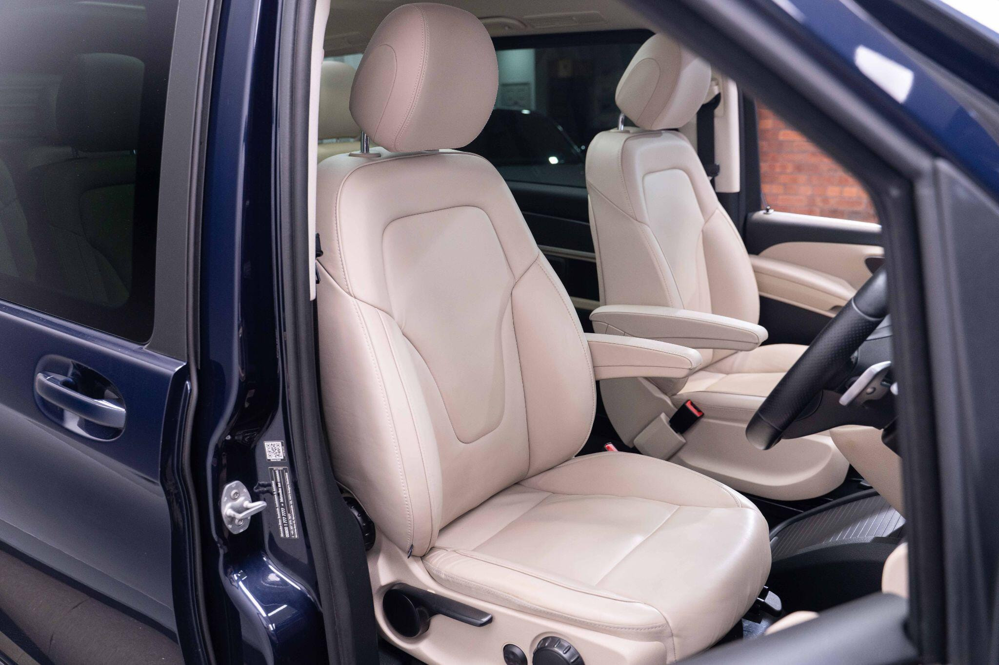 Mercedes-Benz V Class 2.0 V300d AMG Line G-Tronic+ Euro 6 (s/s) 5dr LWB 5dr Automatic 2026
