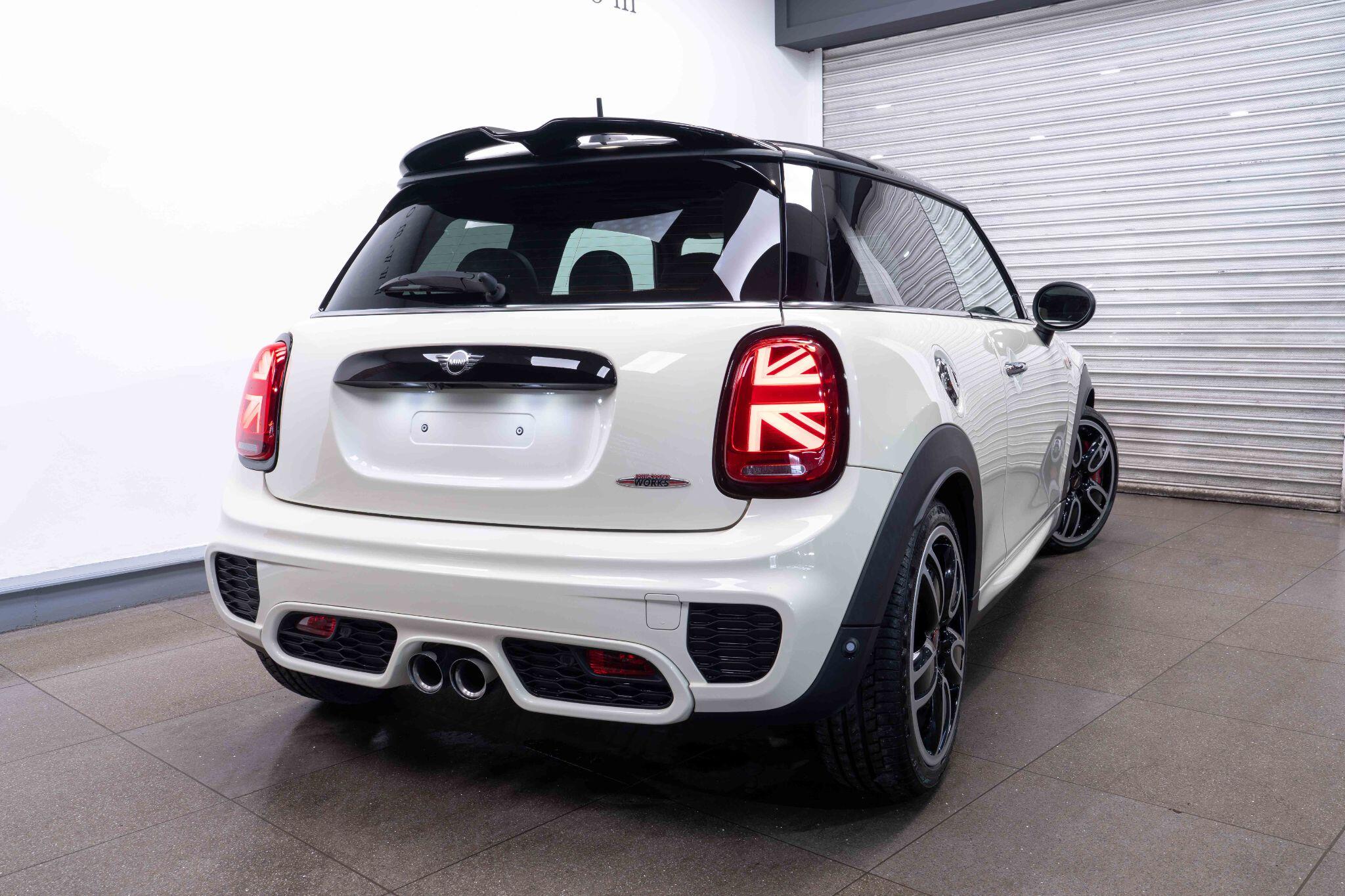 MINI Hatch 2.0 John Cooper Works Auto Euro 6 (s/s) 3dr 3dr Automatic 2026