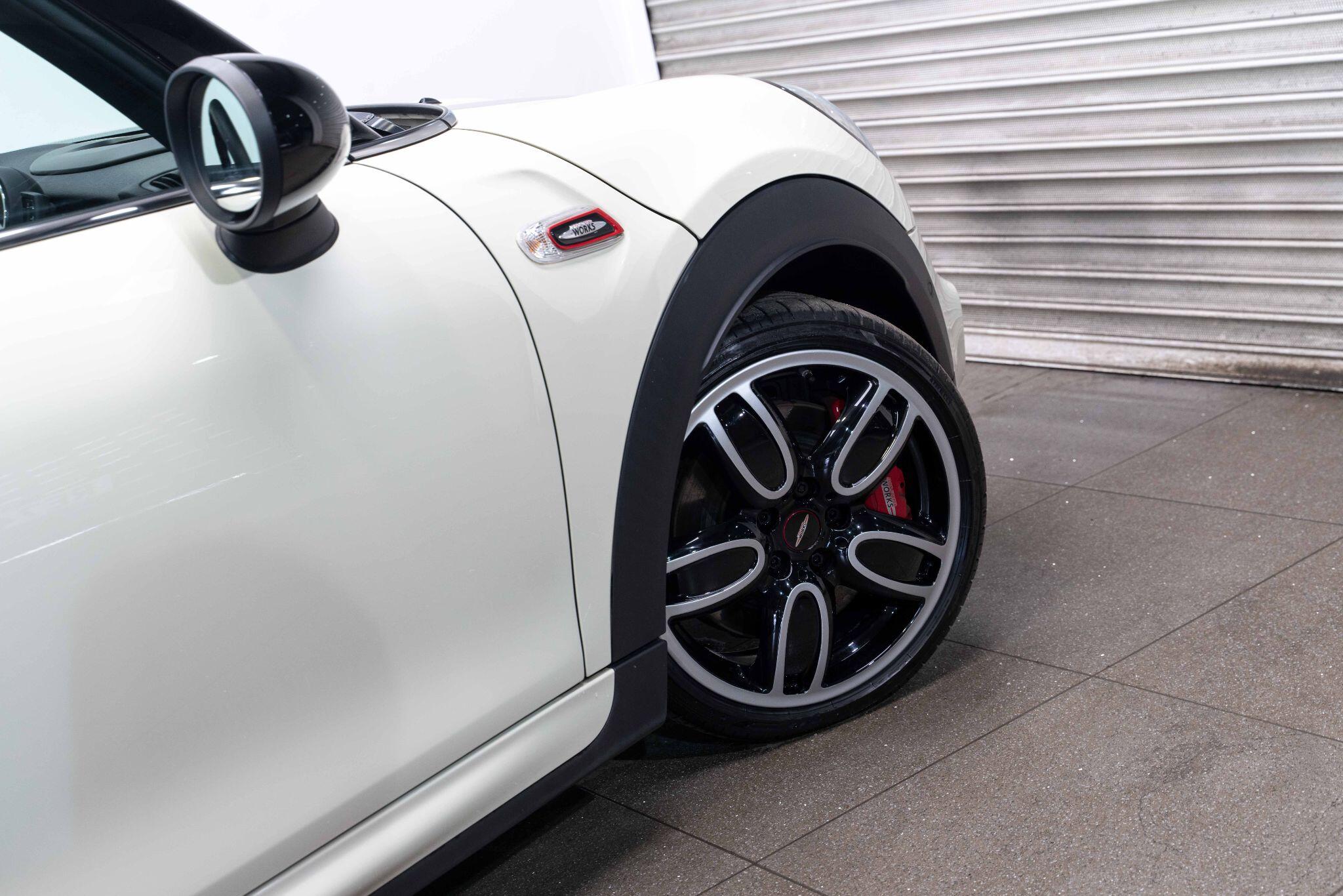 MINI Hatch 2.0 John Cooper Works Auto Euro 6 (s/s) 3dr 3dr Automatic 2026
