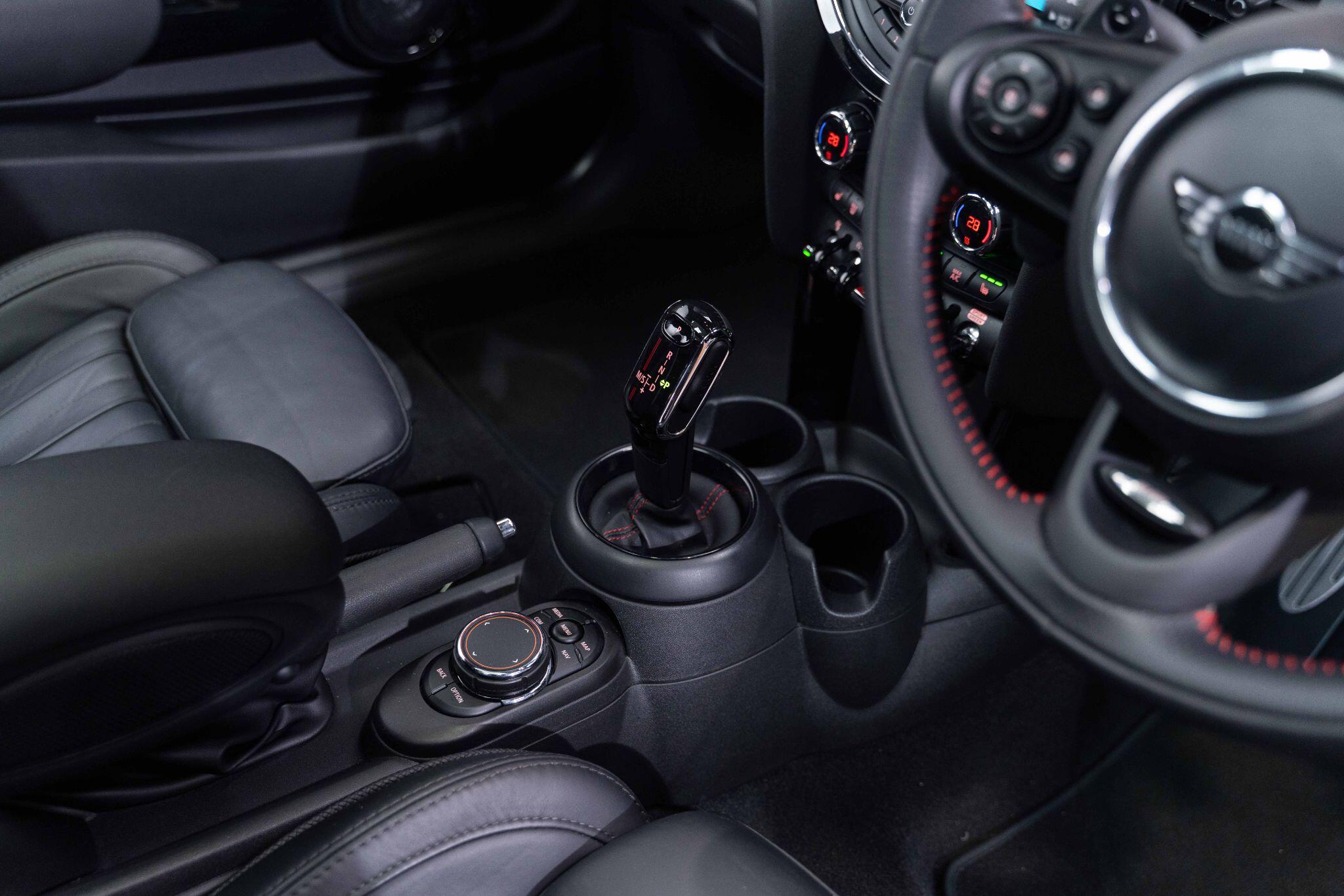 MINI Hatch 2.0 John Cooper Works Auto Euro 6 (s/s) 3dr 3dr Automatic 2026