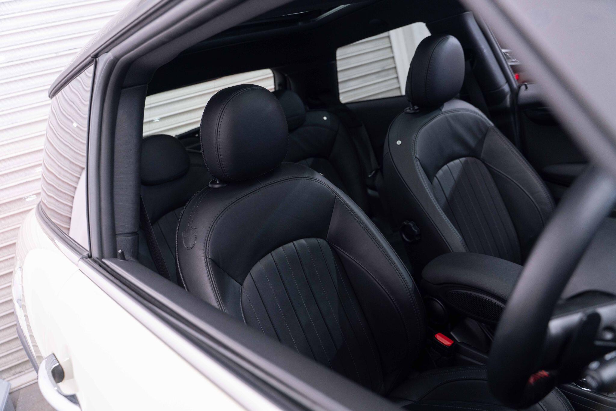 MINI Hatch 2.0 John Cooper Works Auto Euro 6 (s/s) 3dr 3dr Automatic 2026