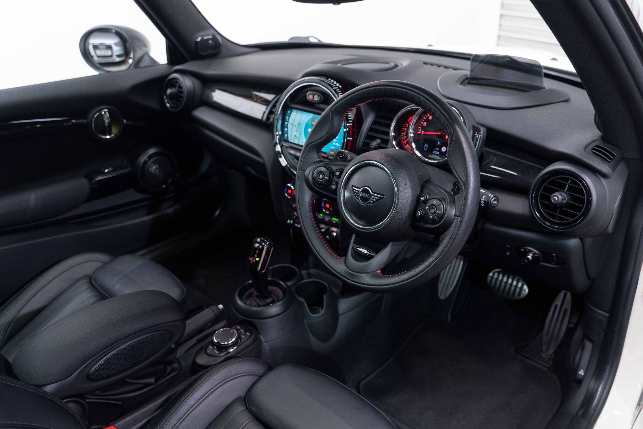 MINI Hatch 2.0 John Cooper Works Auto Euro 6 (s/s) 3dr 3dr Automatic 2026