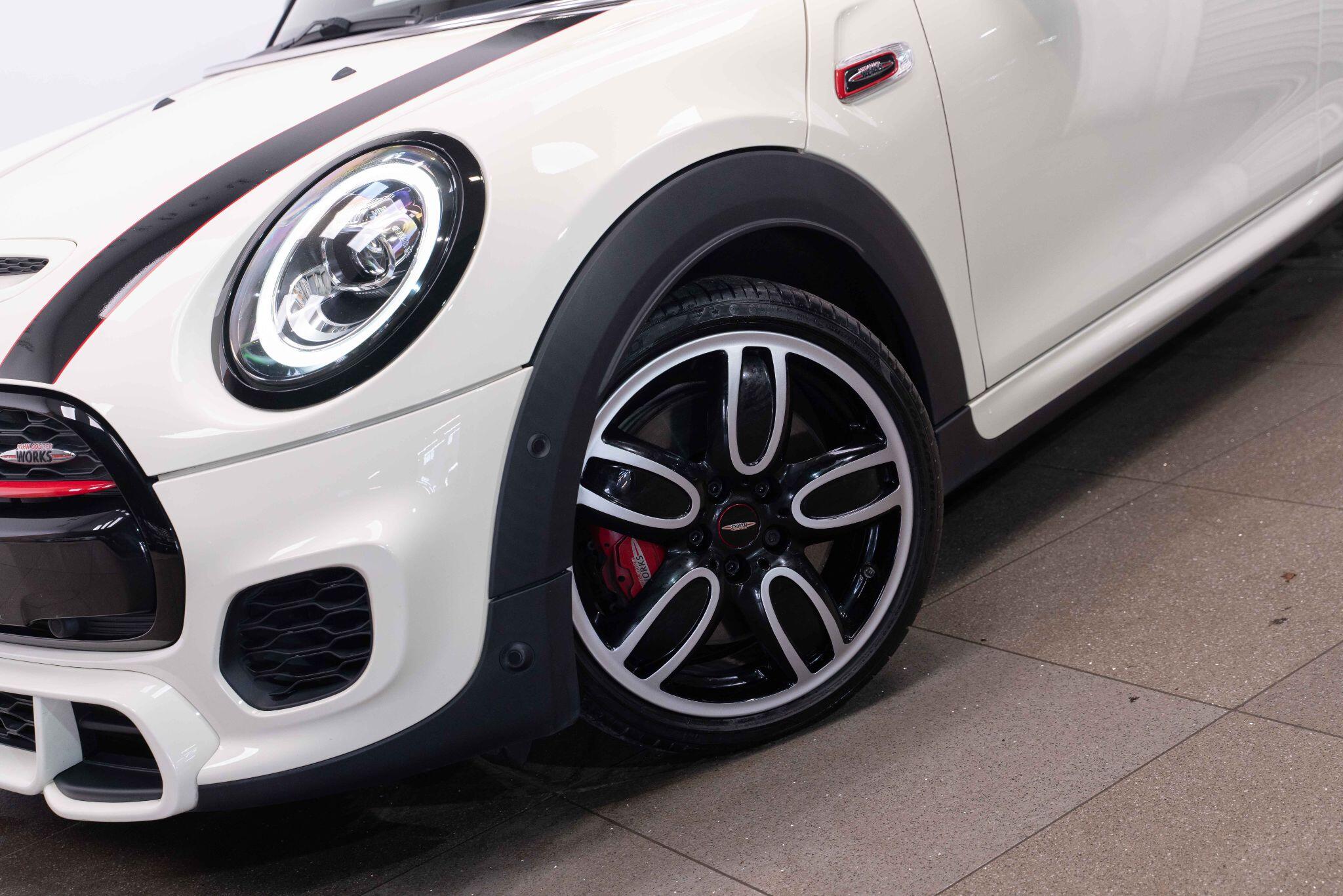 MINI Hatch 2.0 John Cooper Works Auto Euro 6 (s/s) 3dr 3dr Automatic 2026