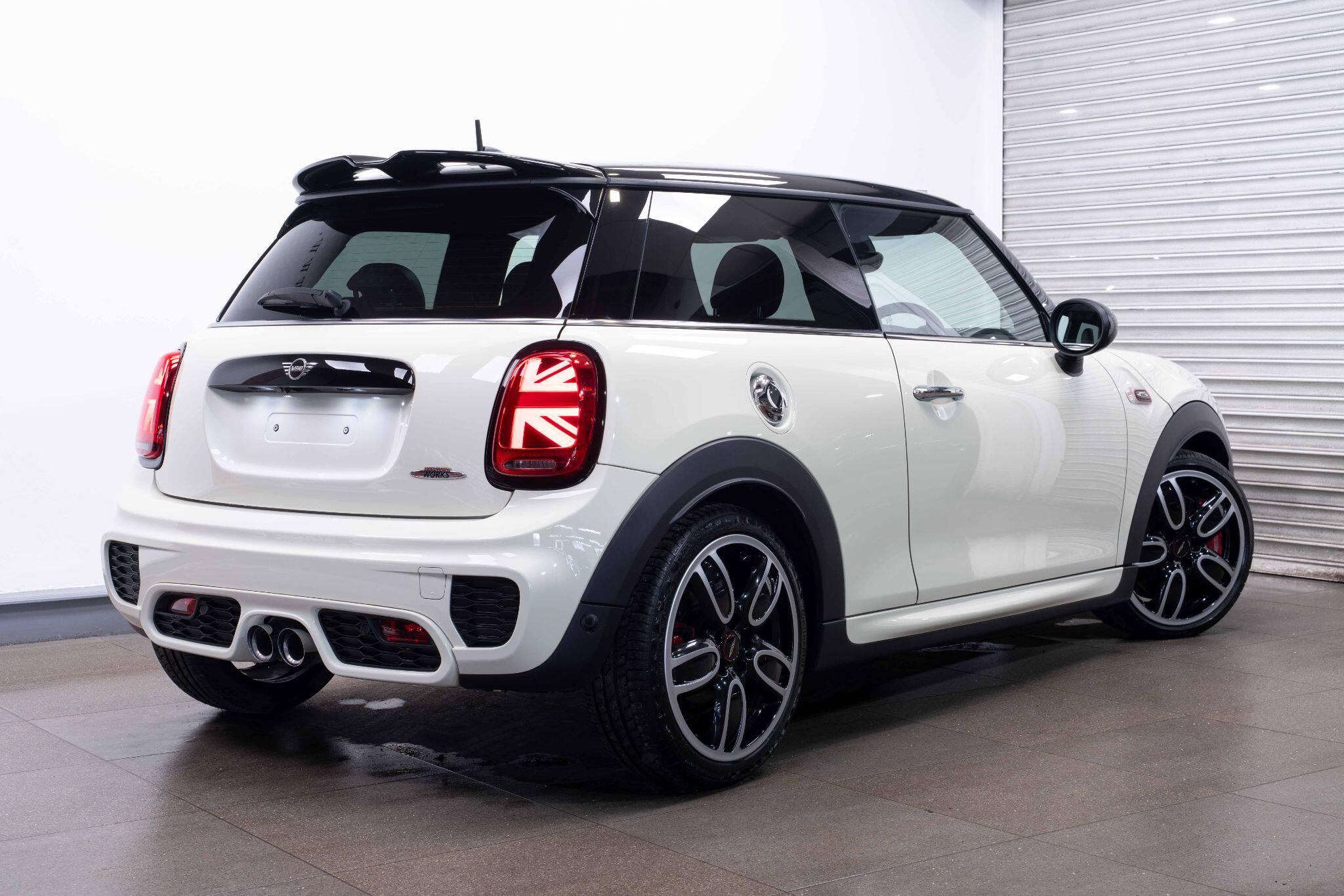 MINI Hatch 2.0 John Cooper Works Auto Euro 6 (s/s) 3dr 3dr Automatic 2026