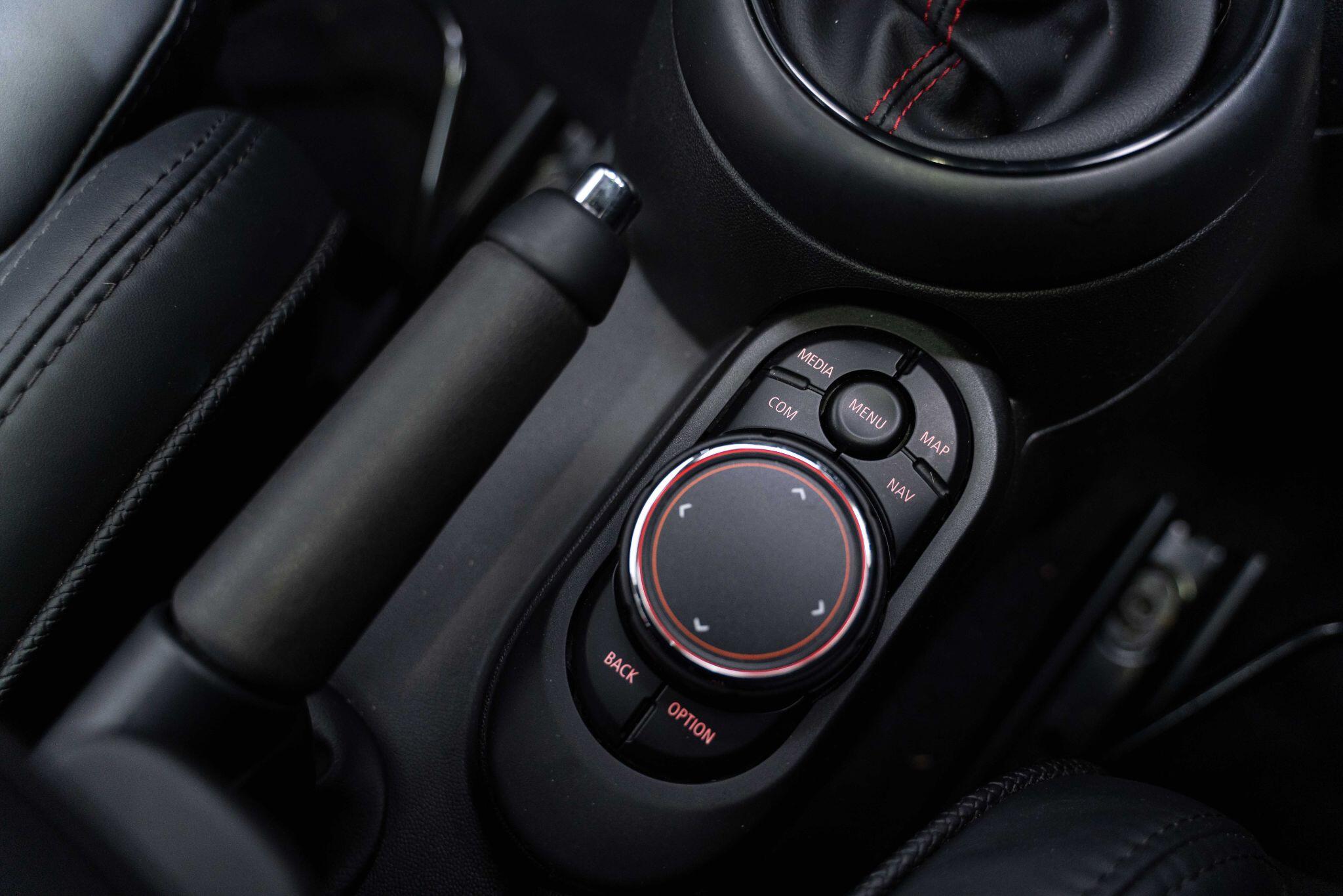 MINI Hatch 2.0 John Cooper Works Auto Euro 6 (s/s) 3dr 3dr Automatic 2026