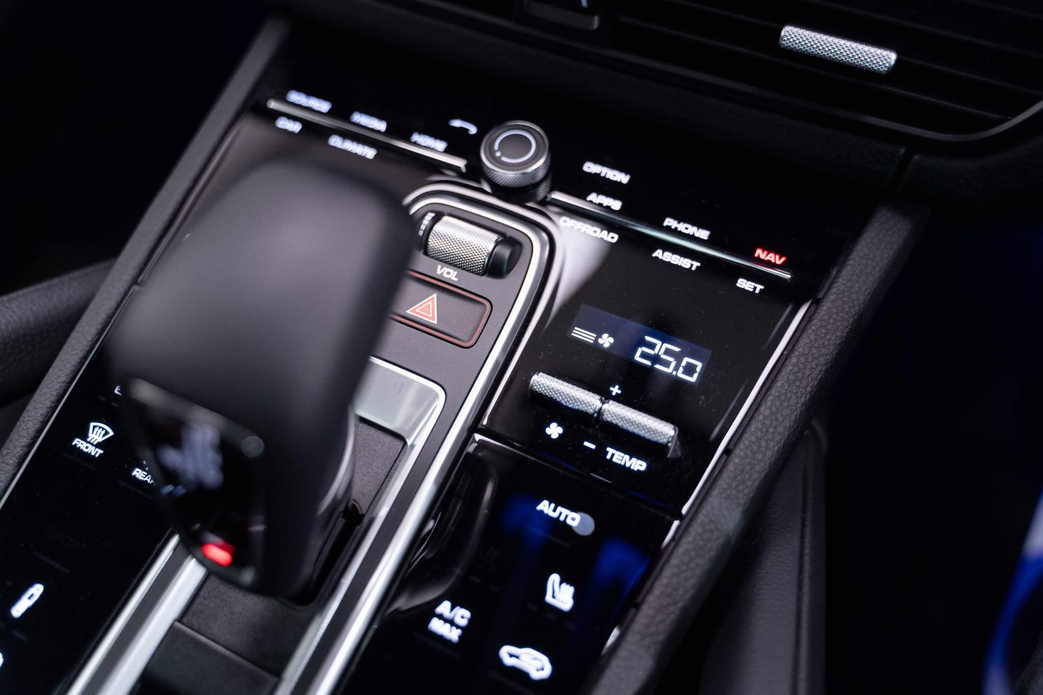 Porsche Cayenne 3.0 V6 E-Hybrid 17.9kWh Platinum Edition TiptronicS 4WD Euro 6 (s/s) 5dr (3.6kW Charger) 5dr Automatic 2026