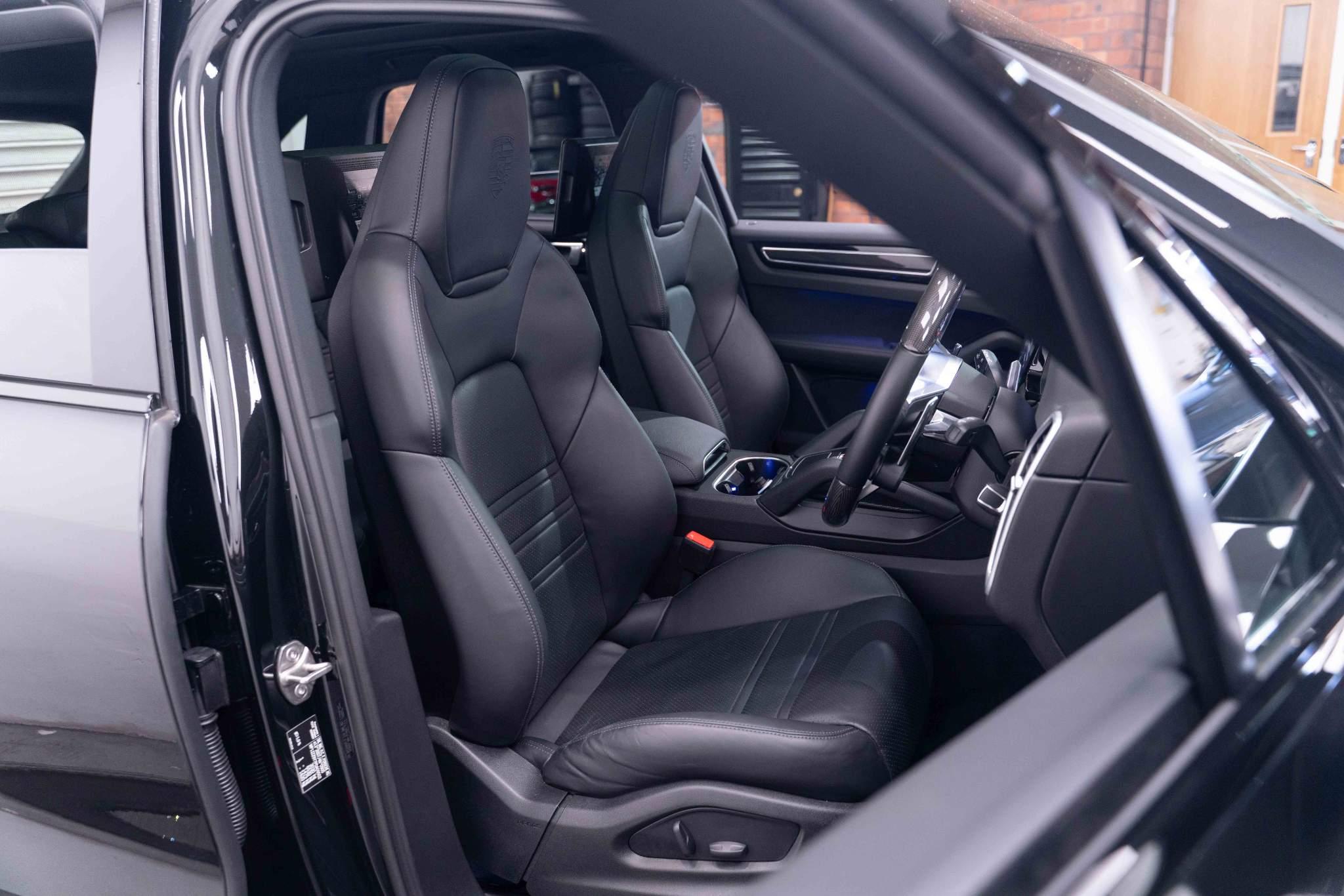Porsche Cayenne 3.0 V6 E-Hybrid 17.9kWh Platinum Edition TiptronicS 4WD Euro 6 (s/s) 5dr (3.6kW Charger) 5dr Automatic 2026