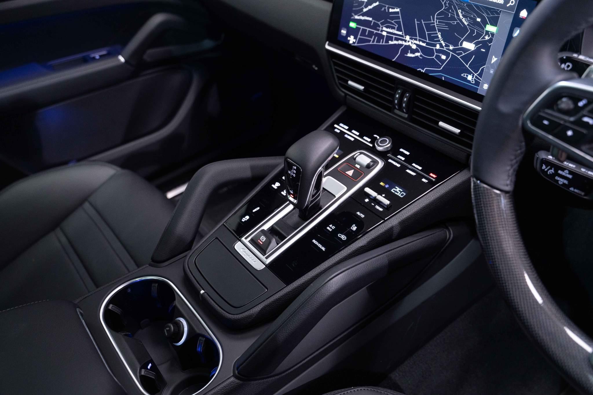 Porsche Cayenne 3.0 V6 E-Hybrid 17.9kWh Platinum Edition TiptronicS 4WD Euro 6 (s/s) 5dr (3.6kW Charger) 5dr Automatic 2026