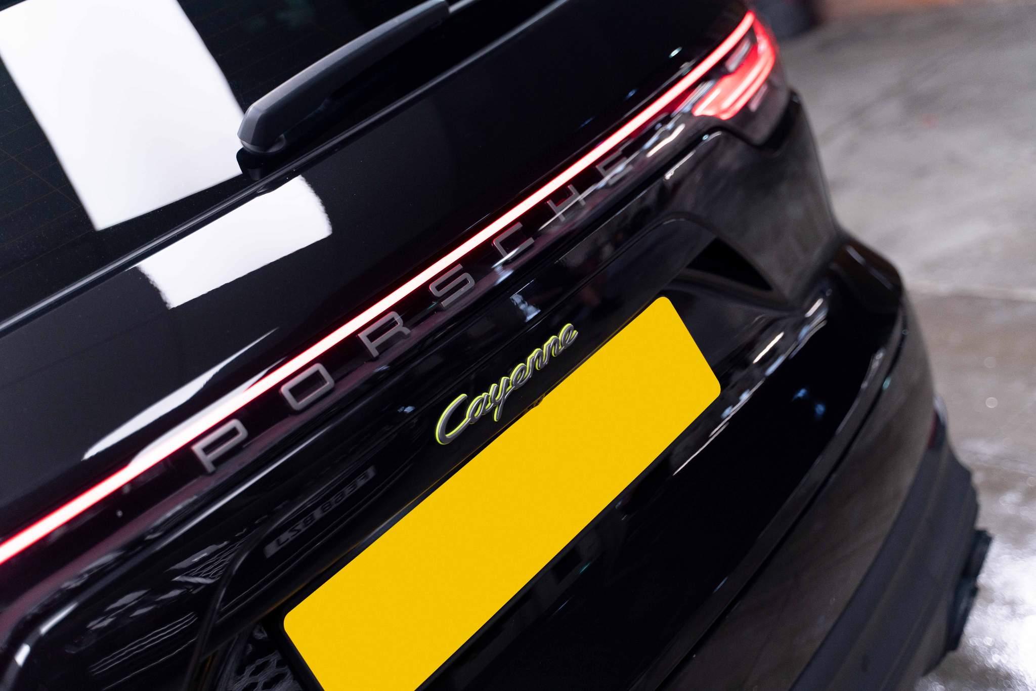 Porsche Cayenne 3.0 V6 E-Hybrid 17.9kWh Platinum Edition TiptronicS 4WD Euro 6 (s/s) 5dr (3.6kW Charger) 5dr Automatic 2026