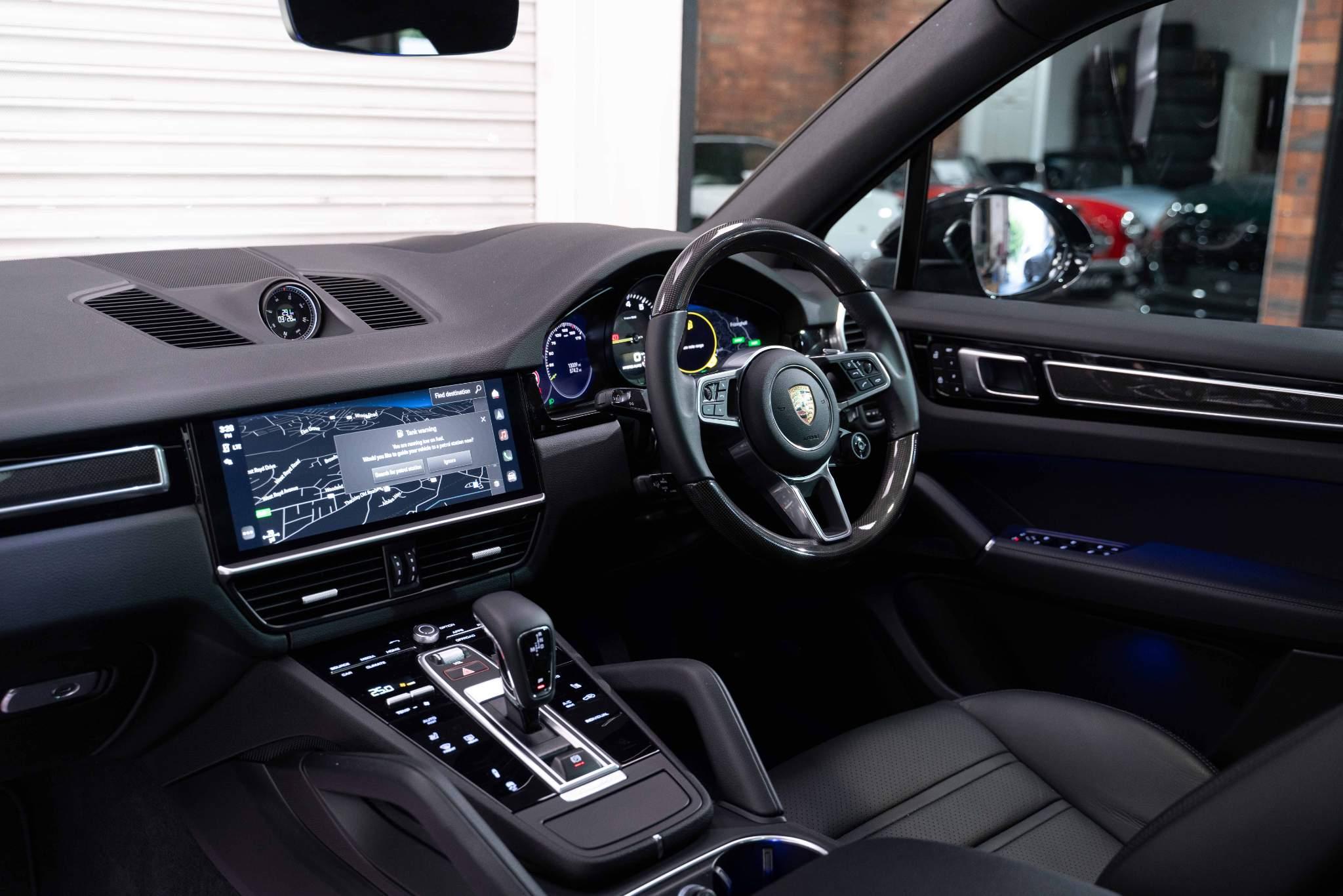 Porsche Cayenne 3.0 V6 E-Hybrid 17.9kWh Platinum Edition TiptronicS 4WD Euro 6 (s/s) 5dr (3.6kW Charger) 5dr Automatic 2026